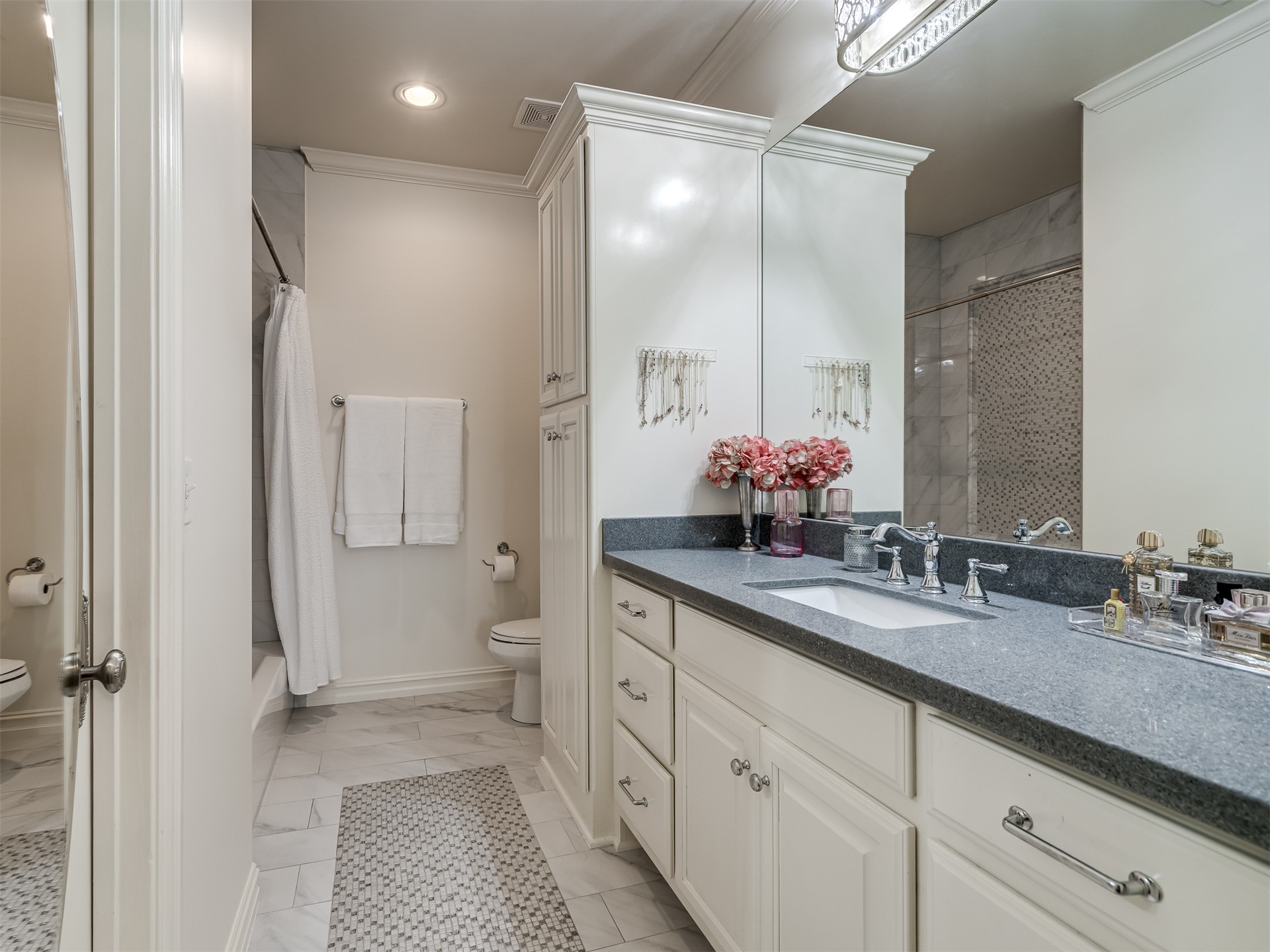 10704 S Holley Street Property Photo 42