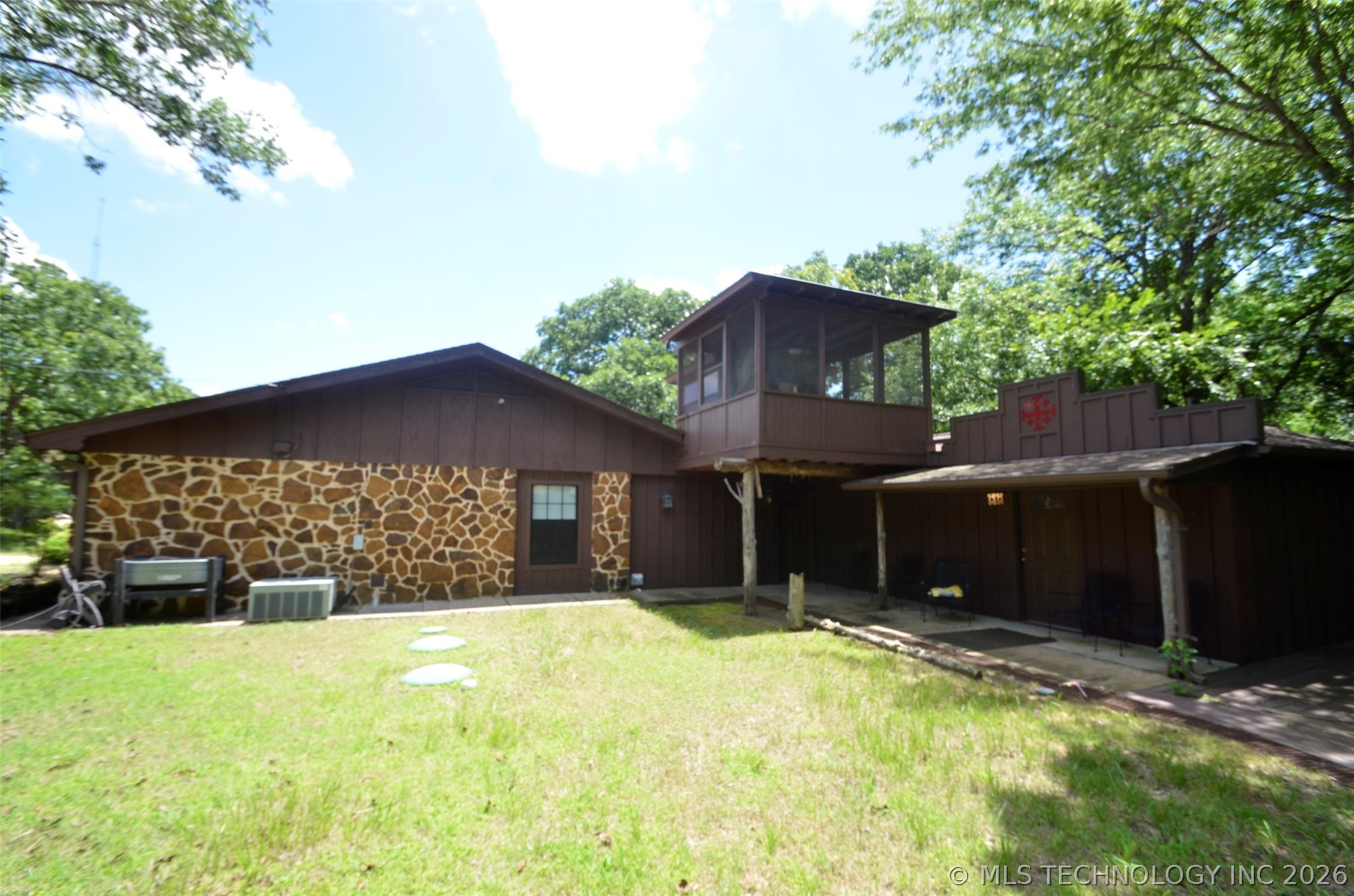 6283 Chickasaw Road Property Photo 8