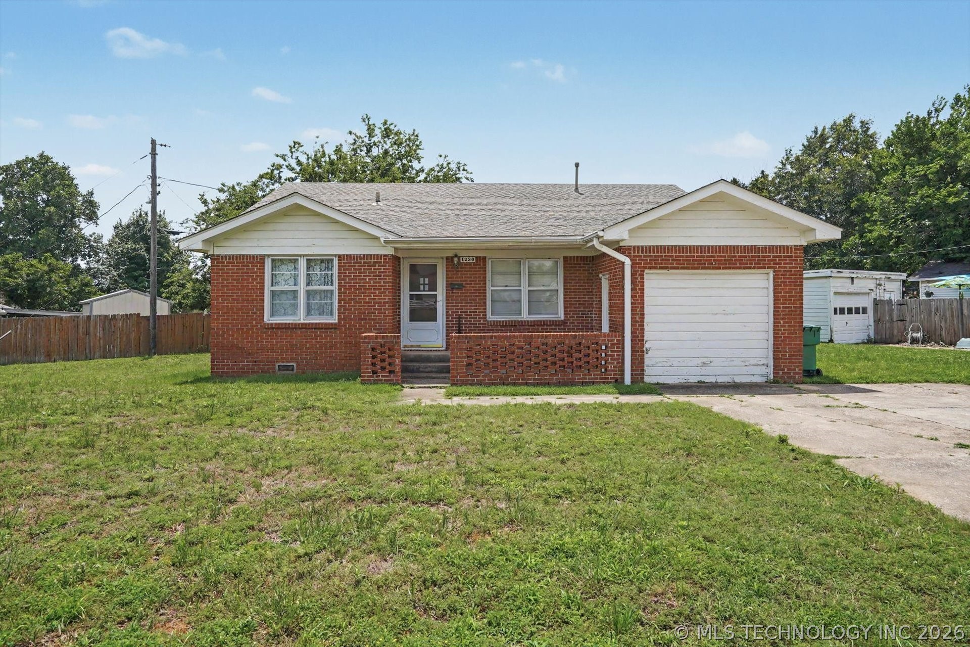 1230 Maybelle Drive Property Photo 1