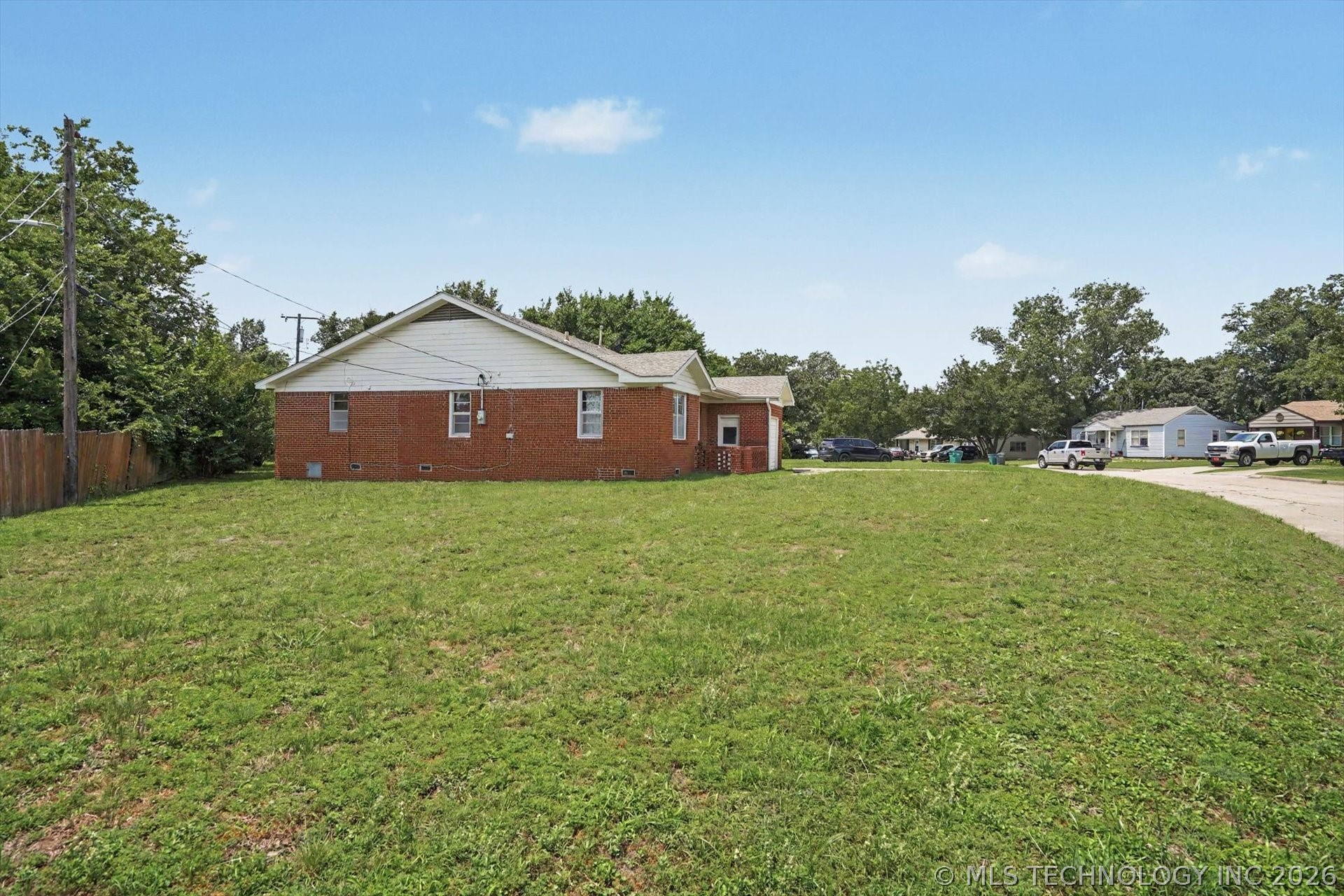 1230 Maybelle Drive Property Photo 2