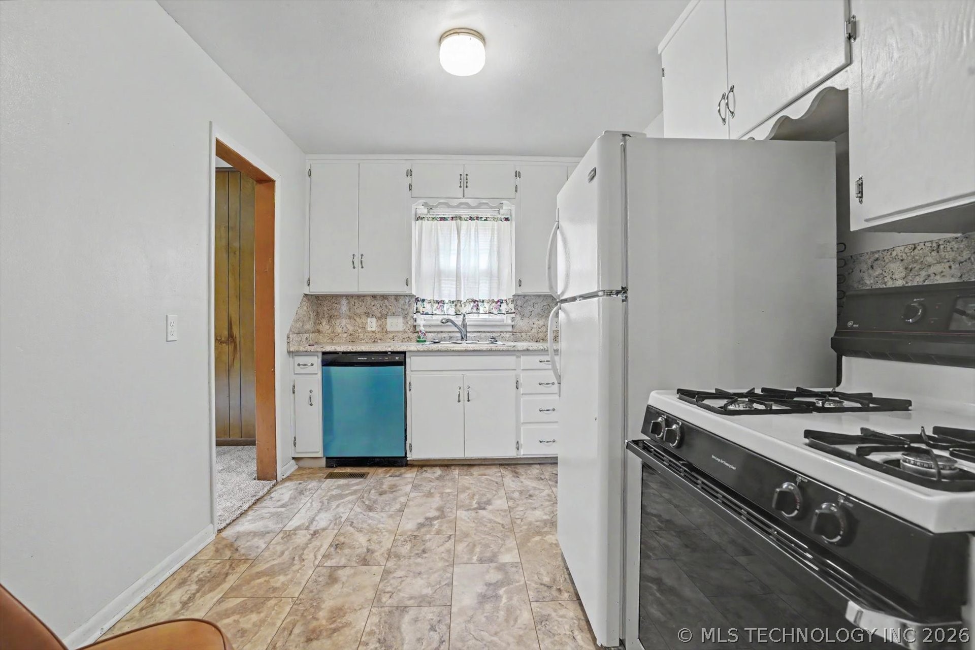 1230 Maybelle Drive Property Photo 10