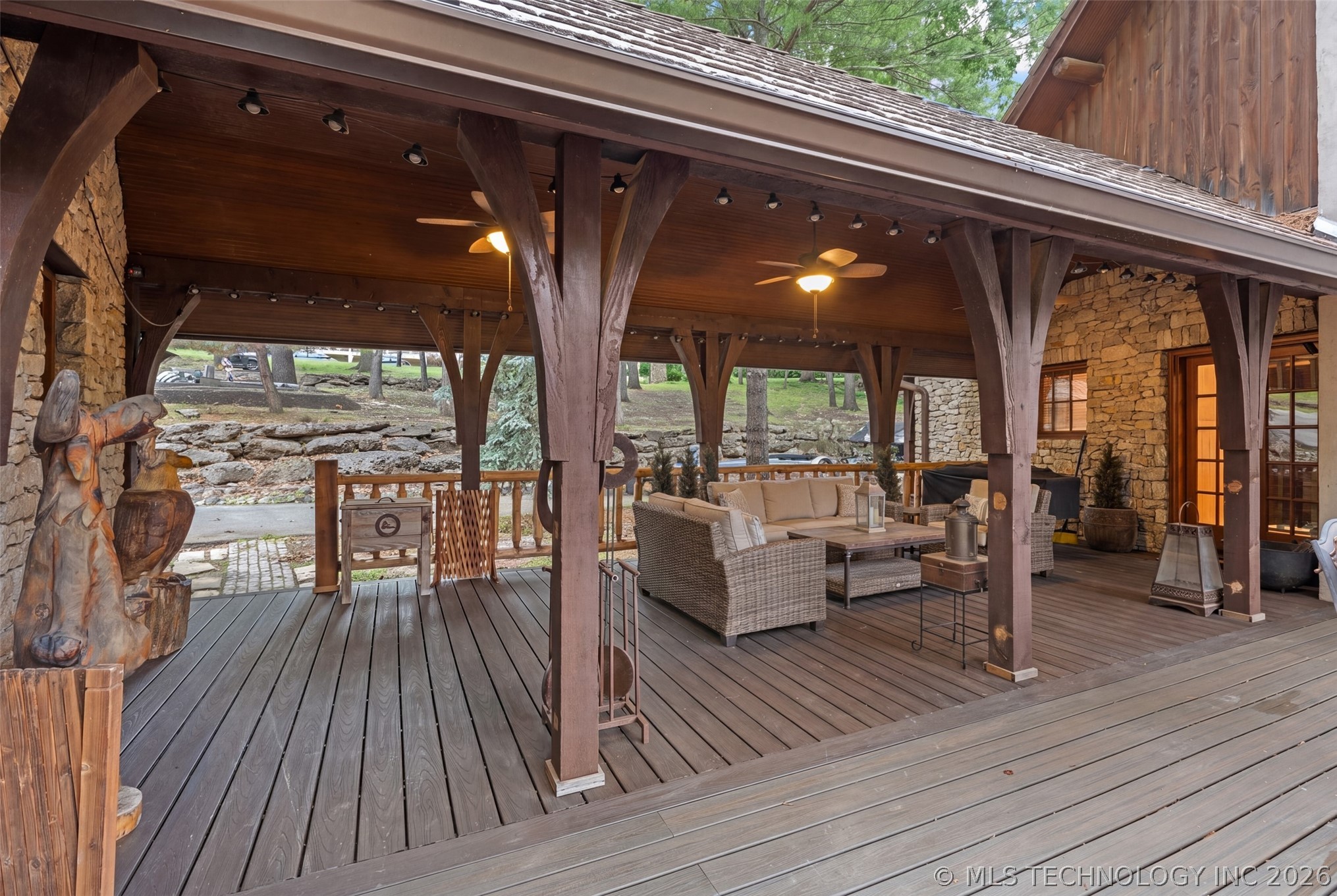34320 S Coves Drive Property Photo 4