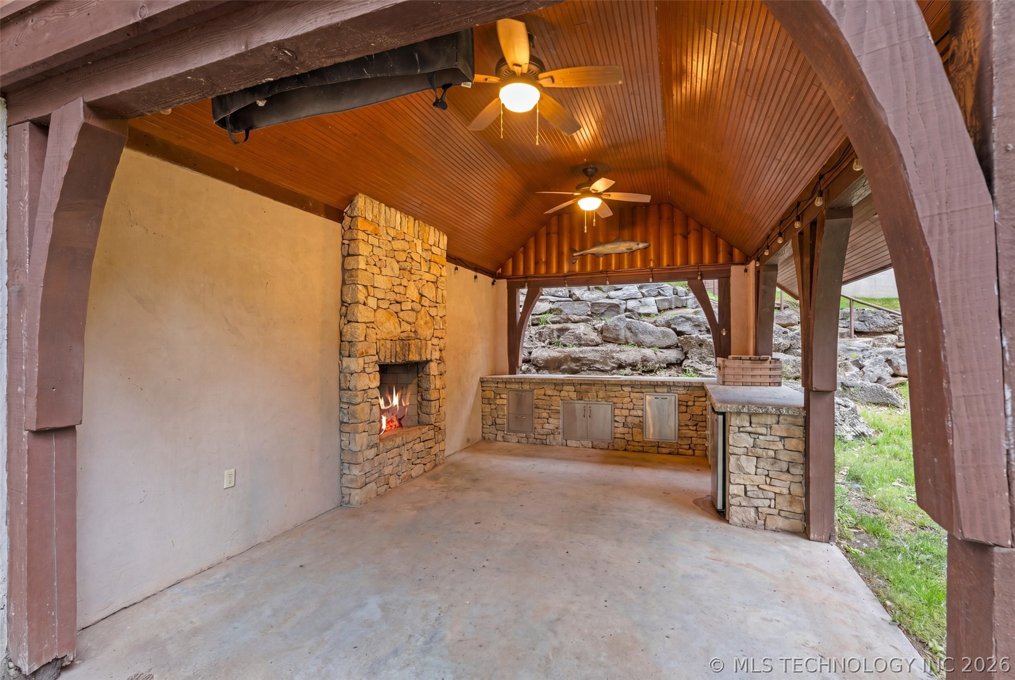34320 S Coves Drive Property Photo 9