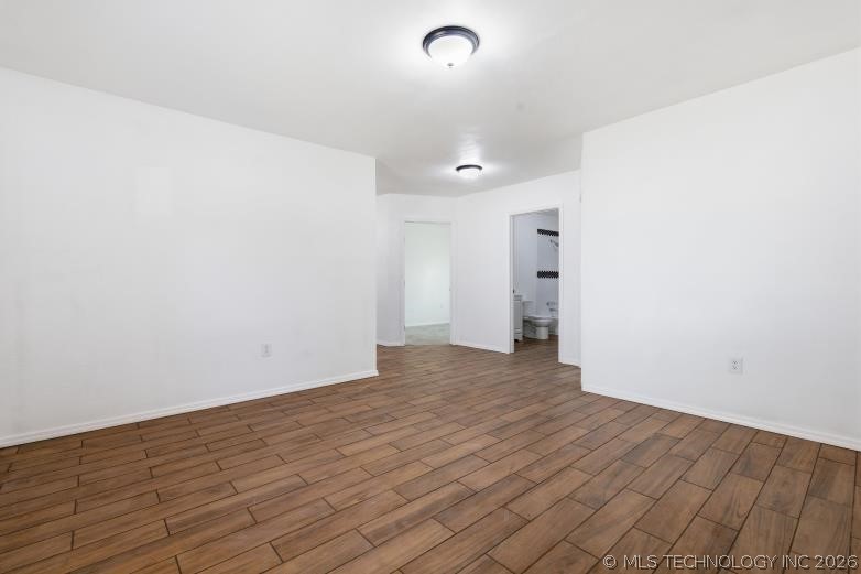 822 W 10th Property Photo 5