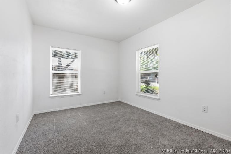 822 W 10th Property Photo 7
