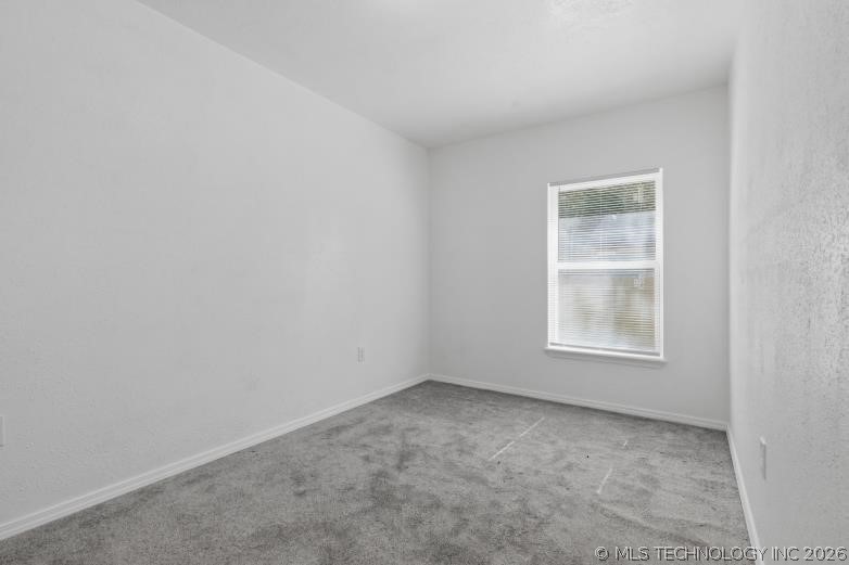 822 W 10th Property Photo 8