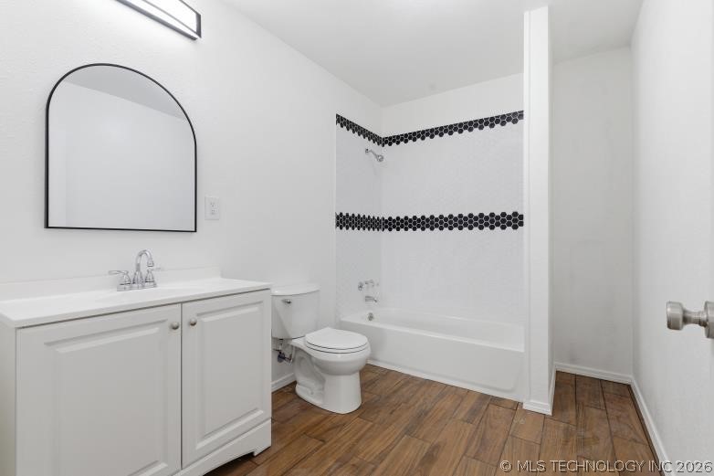 822 W 10th Property Photo 10
