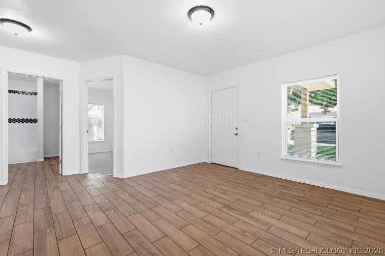 822 W 10th Property Photo 13
