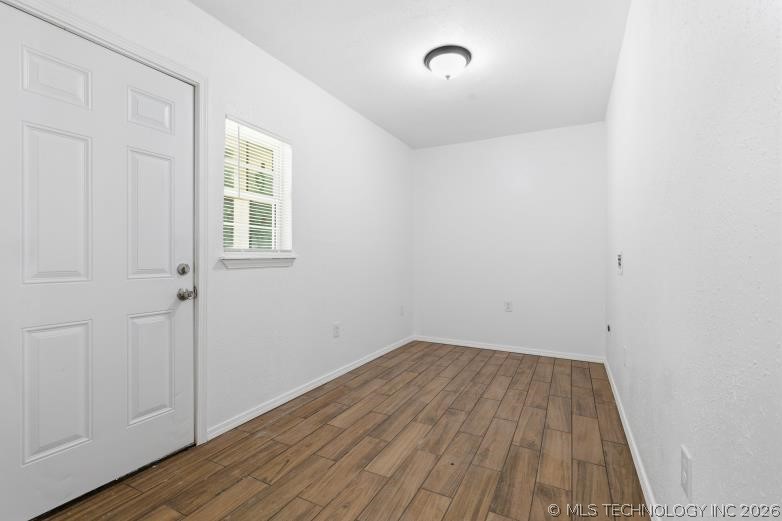 822 W 10th Property Photo 15