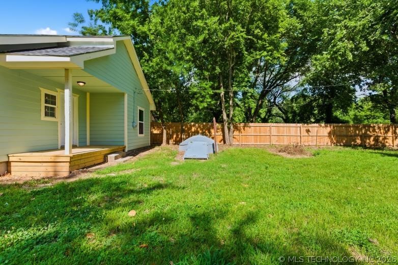 822 W 10th Property Photo 16