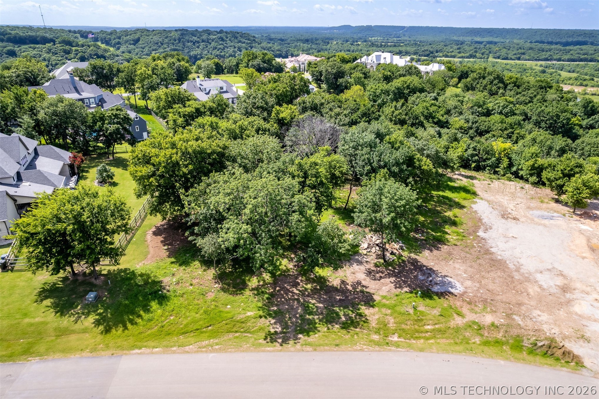 5945 N Eagle Road Property Photo 1
