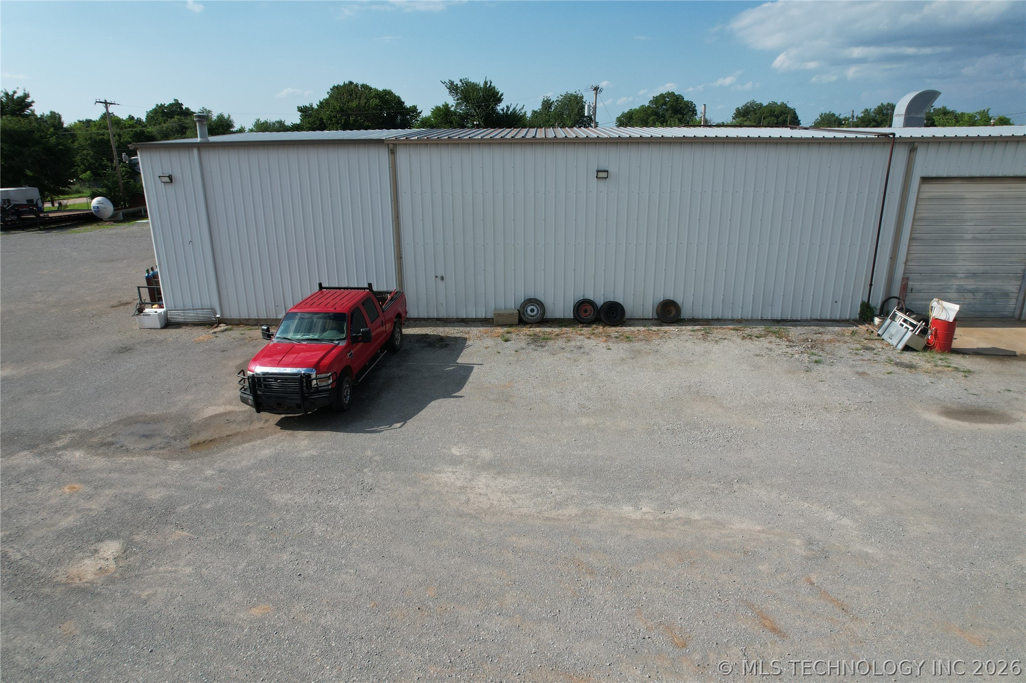 601 N Steele Property Photo 3