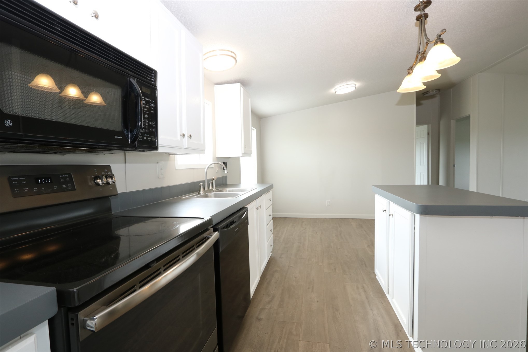 14067 Ridge Road Property Photo 10