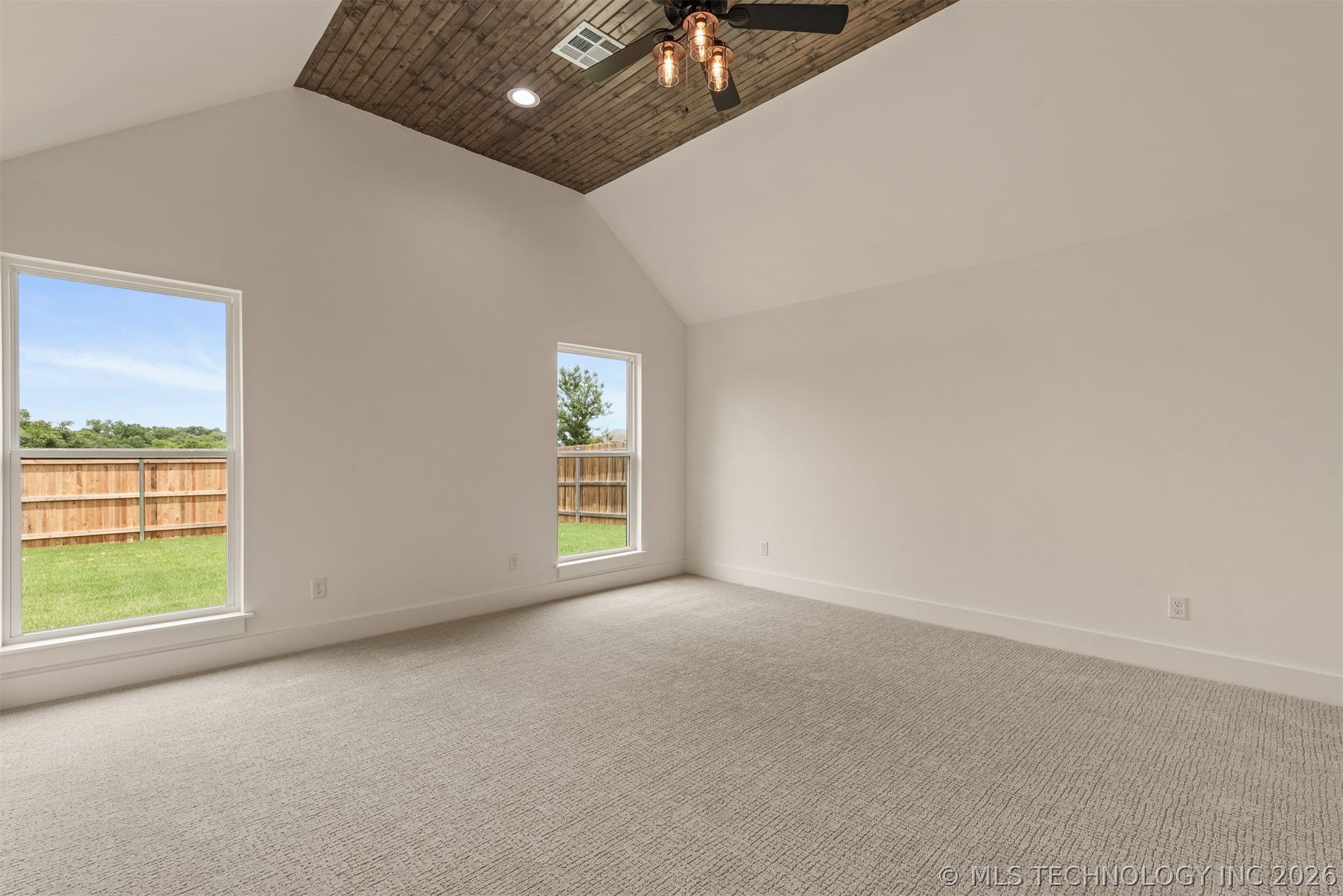 2402 E Northampton Street Property Photo 26