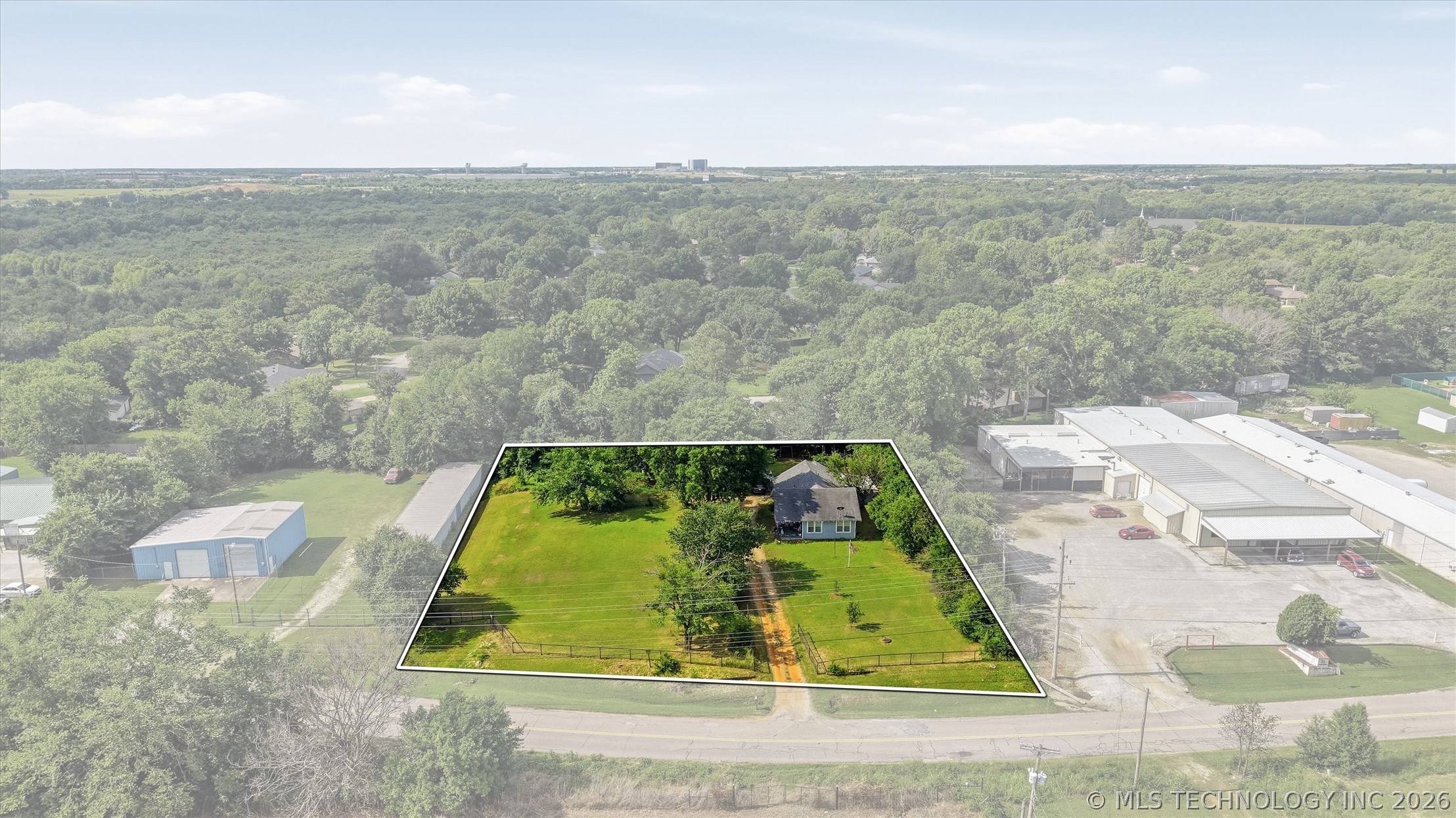 3615 W Arkansas Street Property Photo 1
