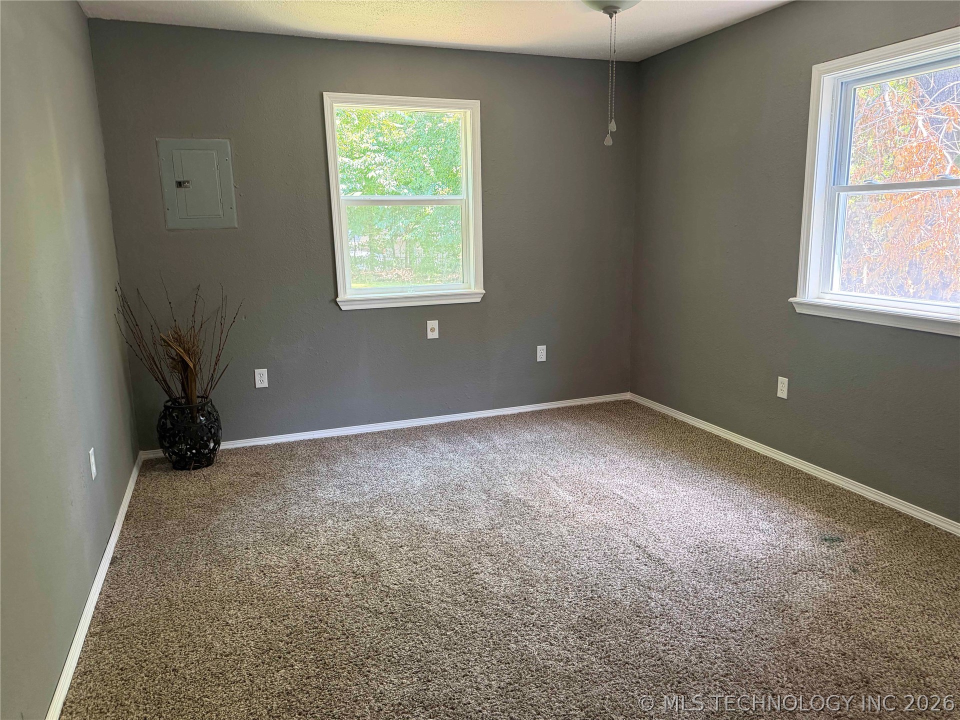 613 S Bluff Avenue Property Photo 5
