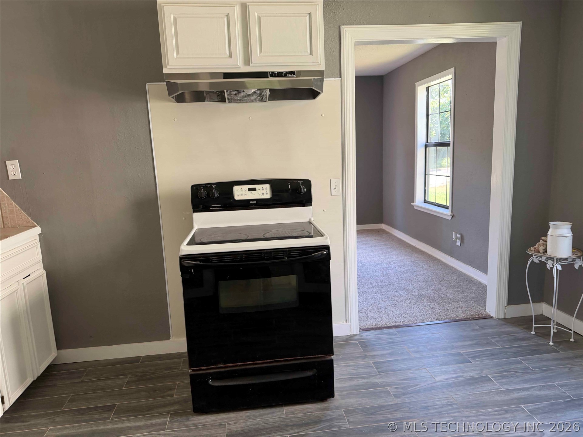 613 S Bluff Avenue Property Photo 6