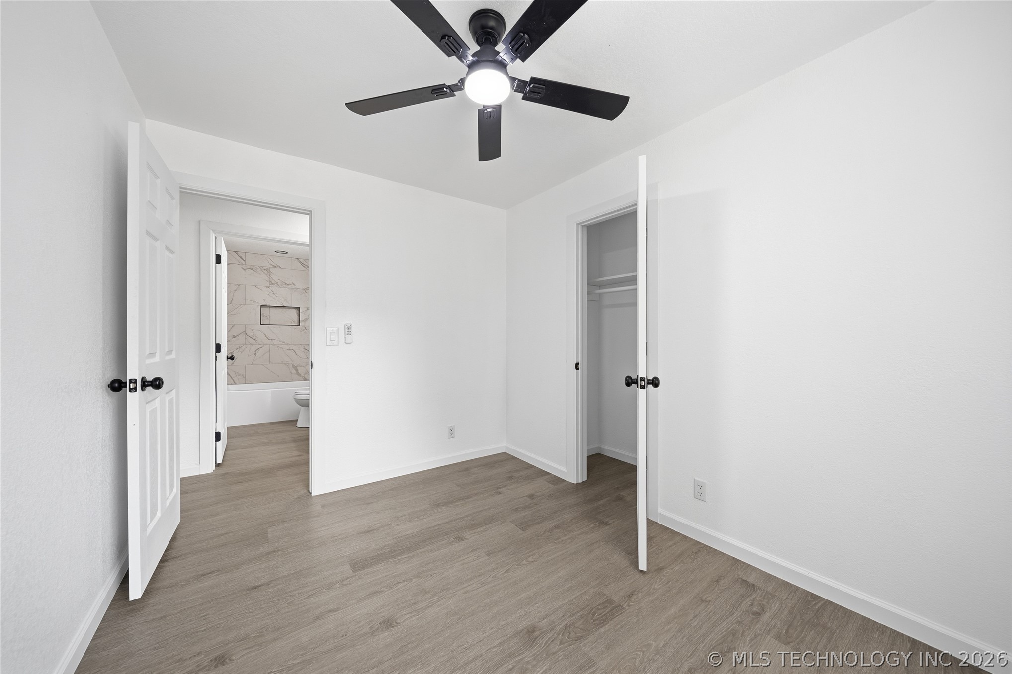 2452 N Pittsburg Avenue Property Photo 9