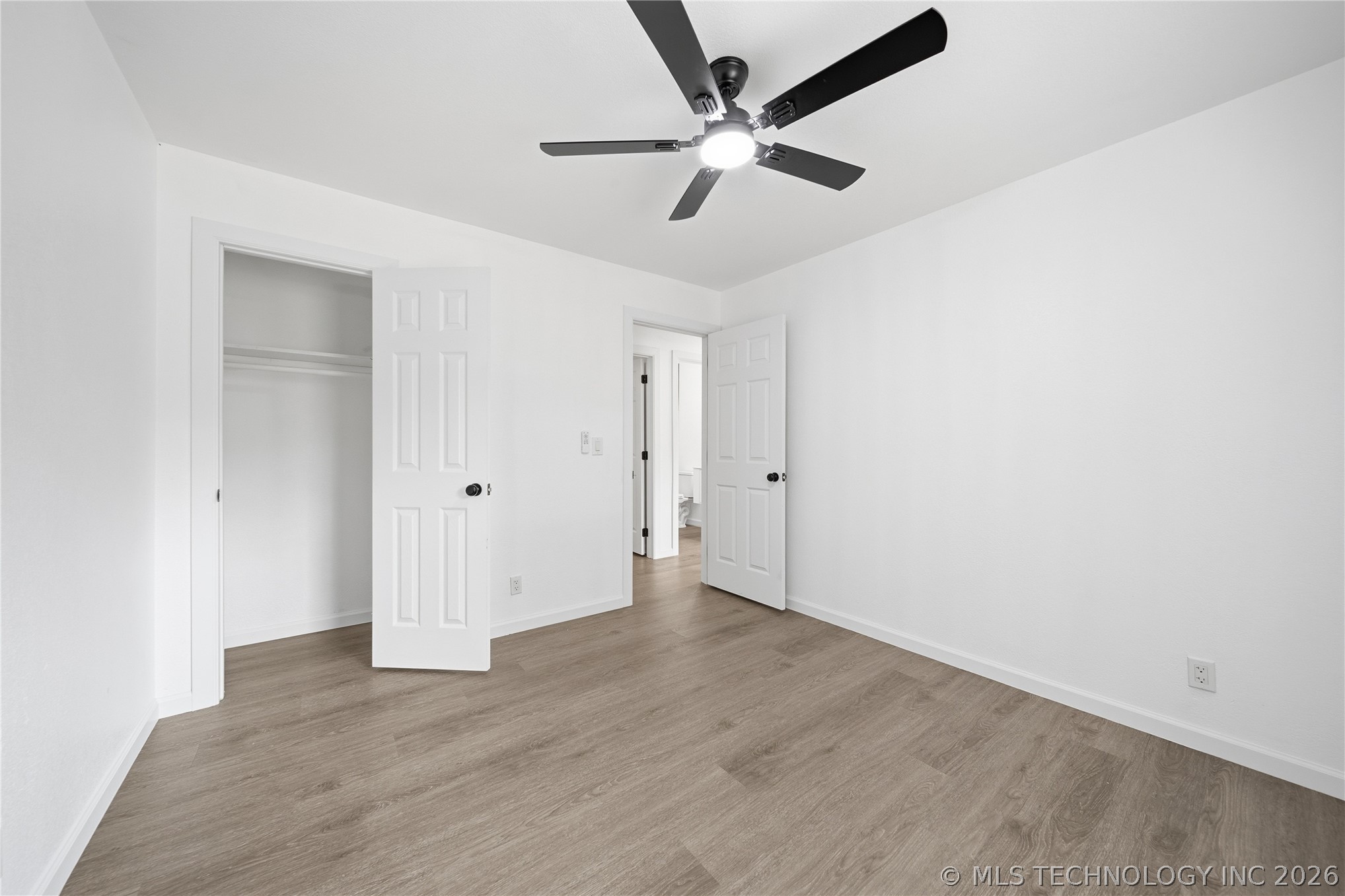 2452 N Pittsburg Avenue Property Photo 10