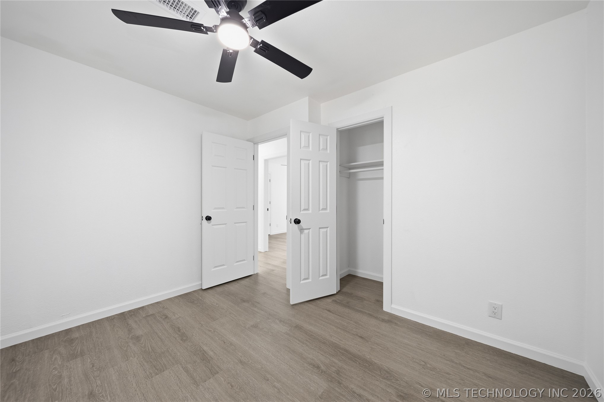 2452 N Pittsburg Avenue Property Photo 11
