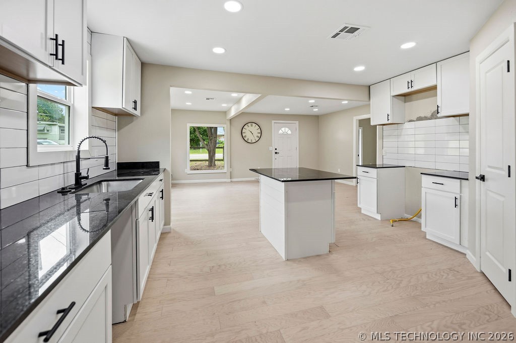 1011 N State Street Property Photo 6