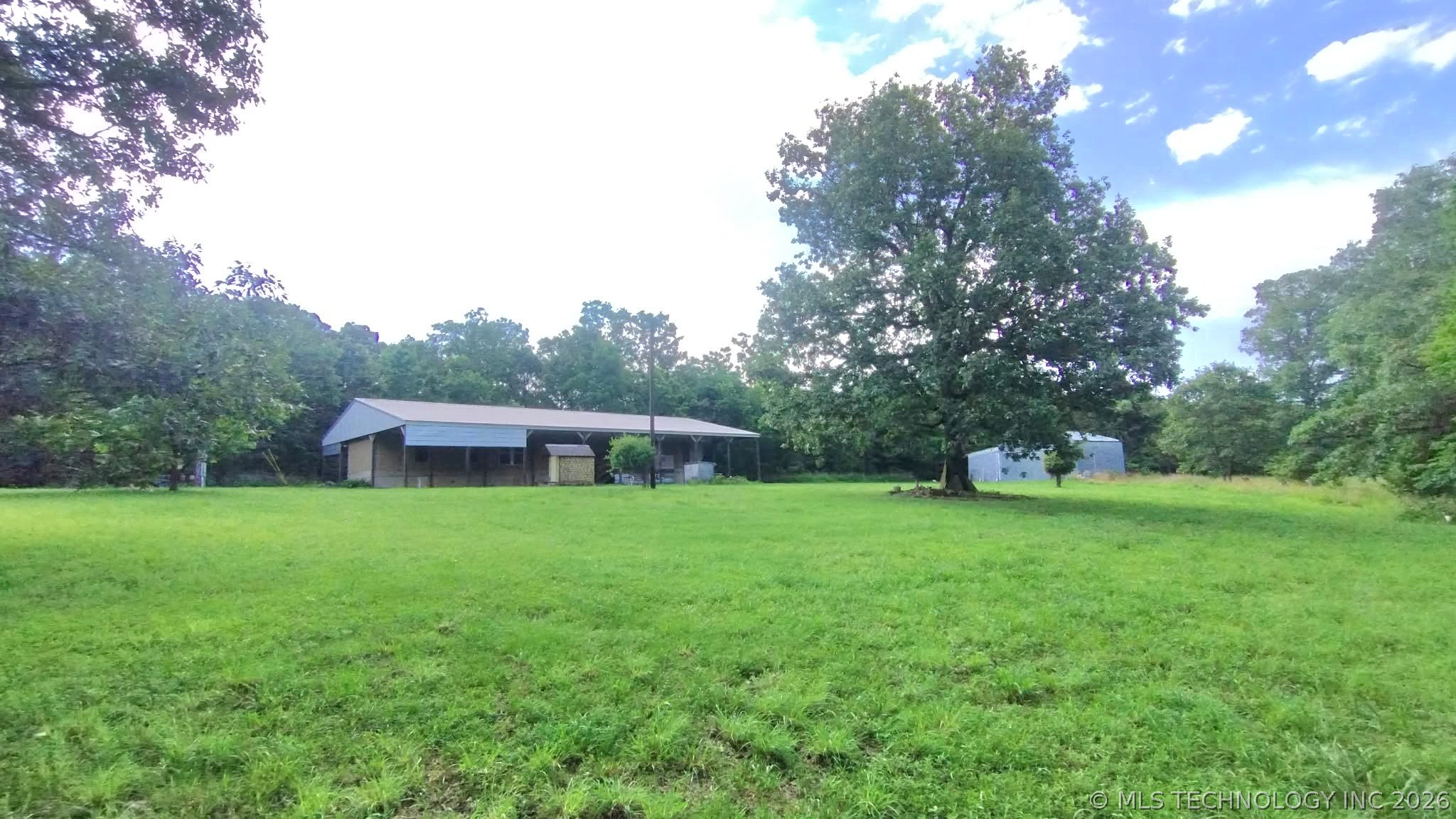 471195 E 713 Road Property Photo 1