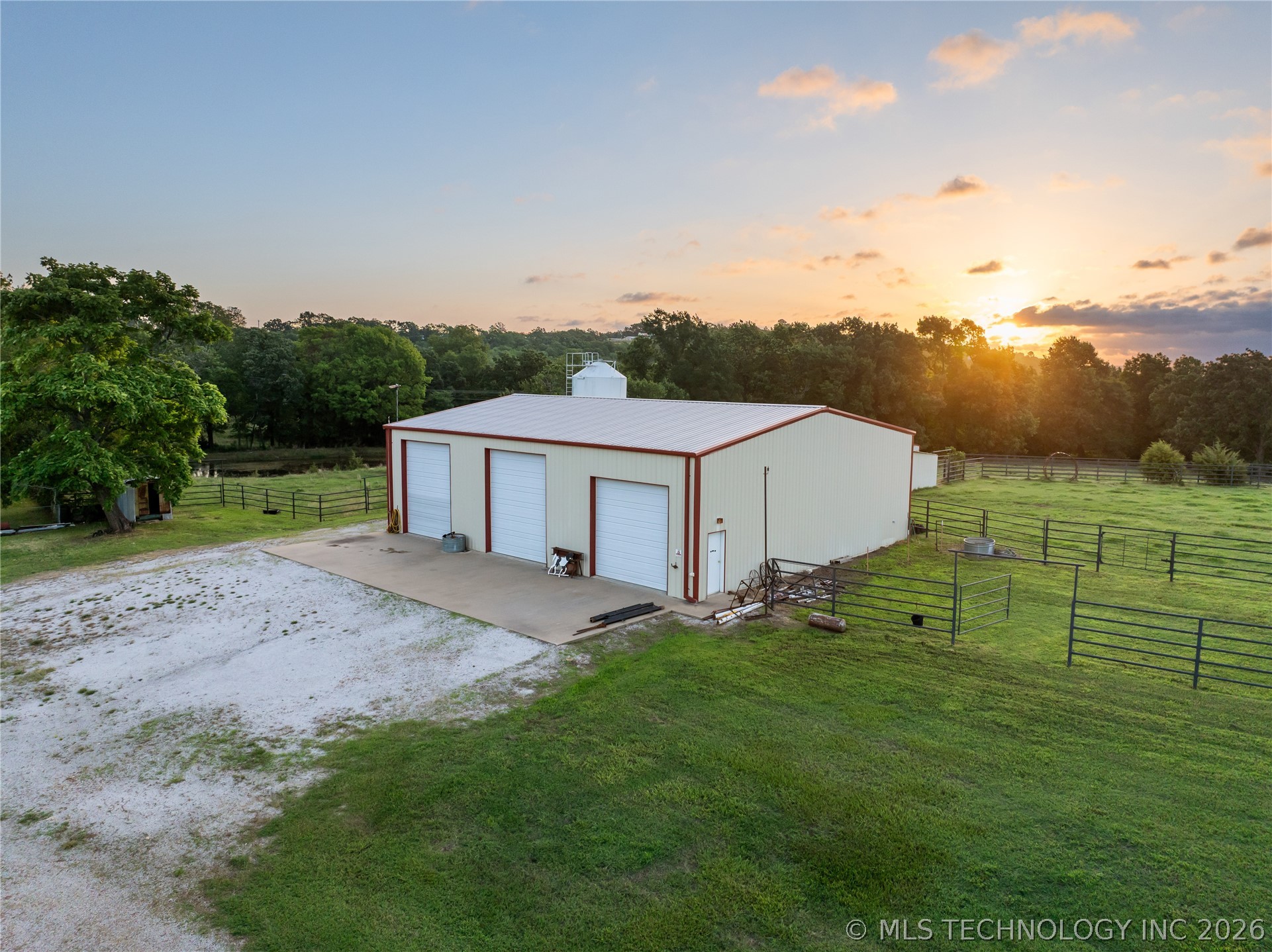 445312 Hwy 10a Property Photo 5