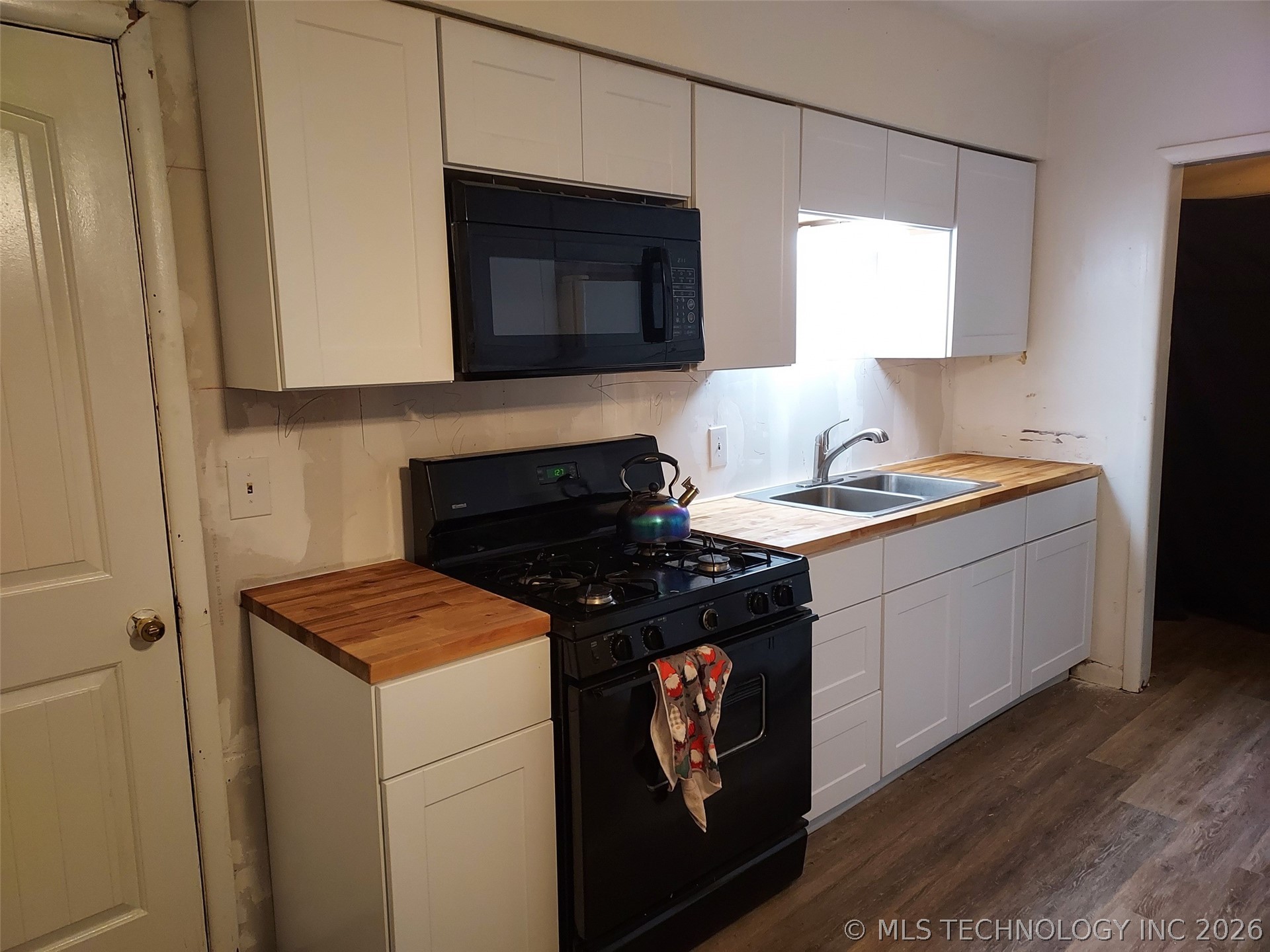 5512 N Hartford Place Property Photo 6