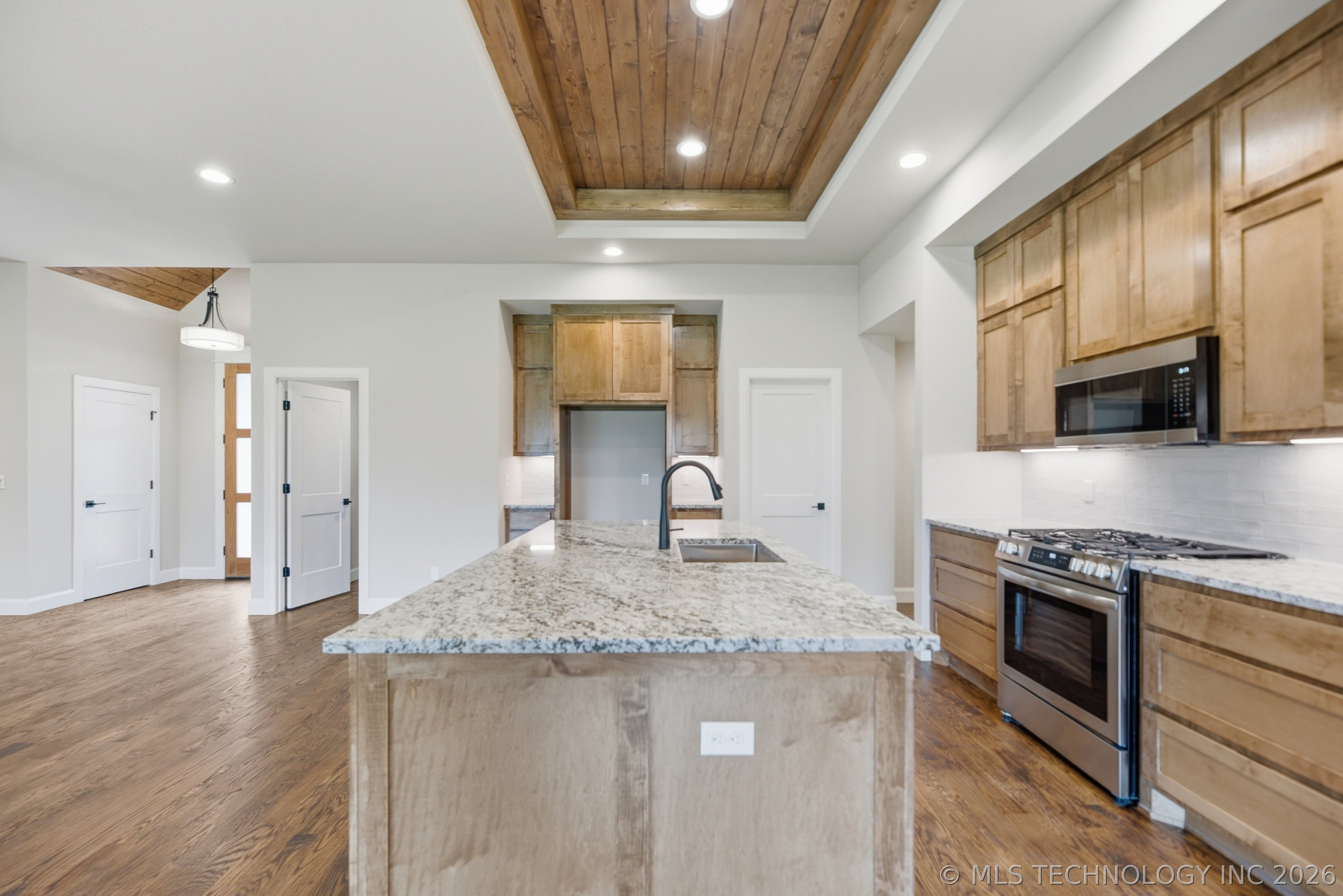 22904 E 106th Place S Property Photo 8