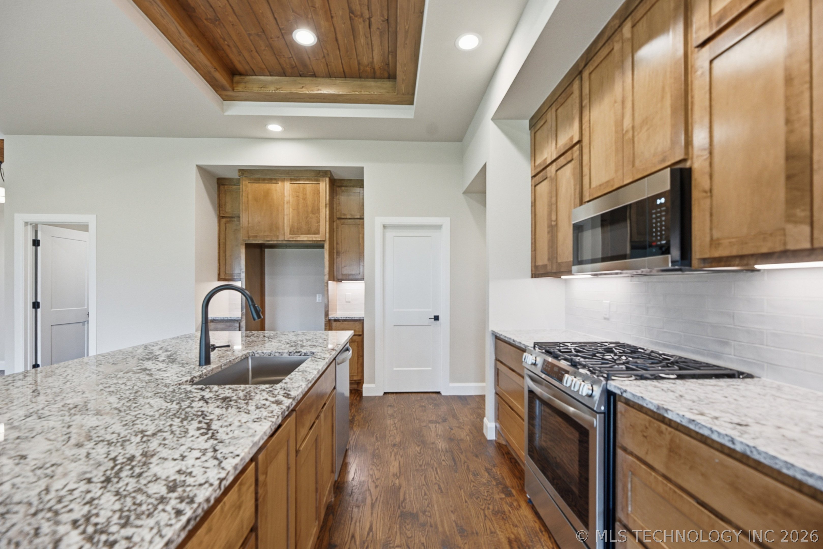 22904 E 106th Place S Property Photo 13