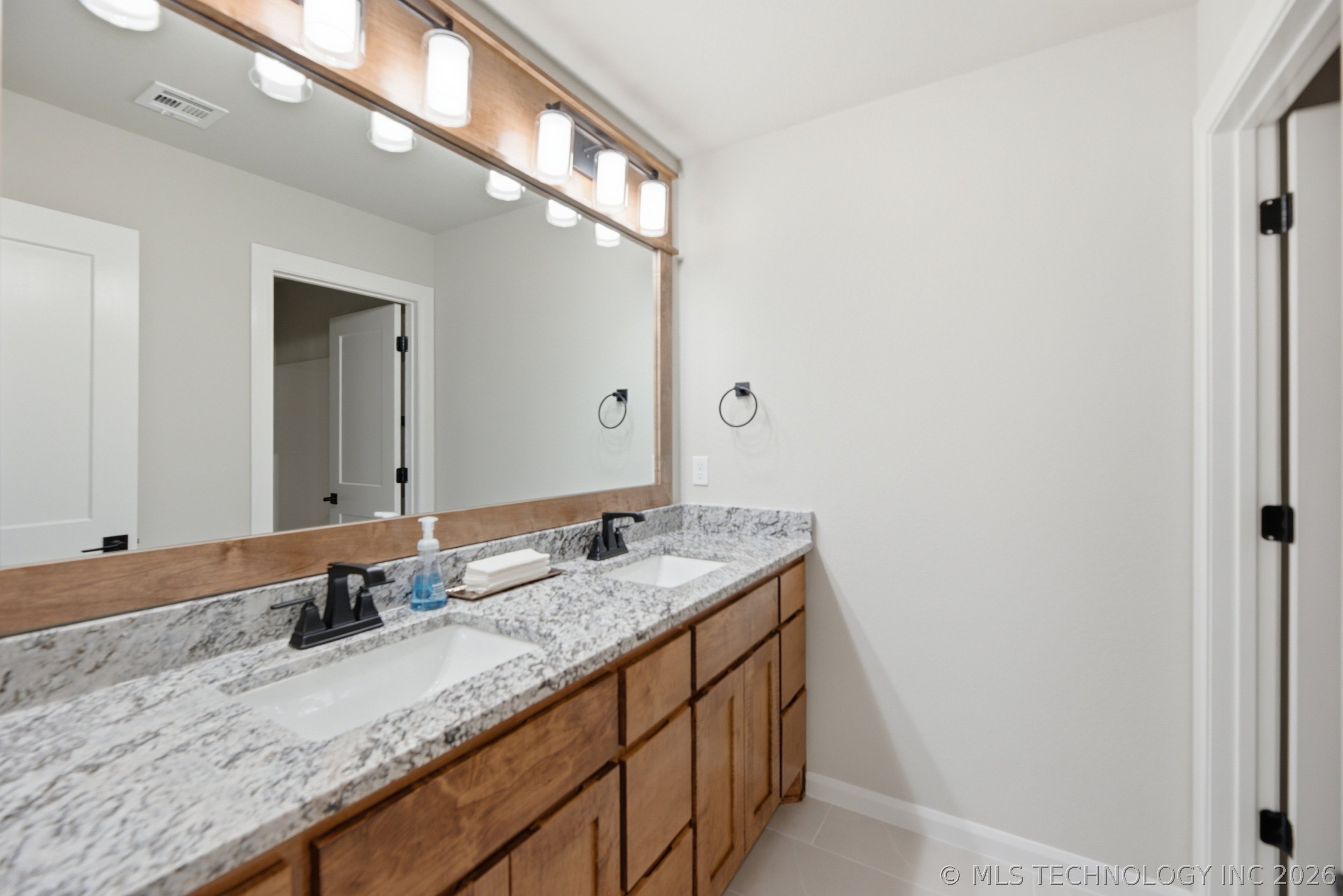 22904 E 106th Place S Property Photo 24