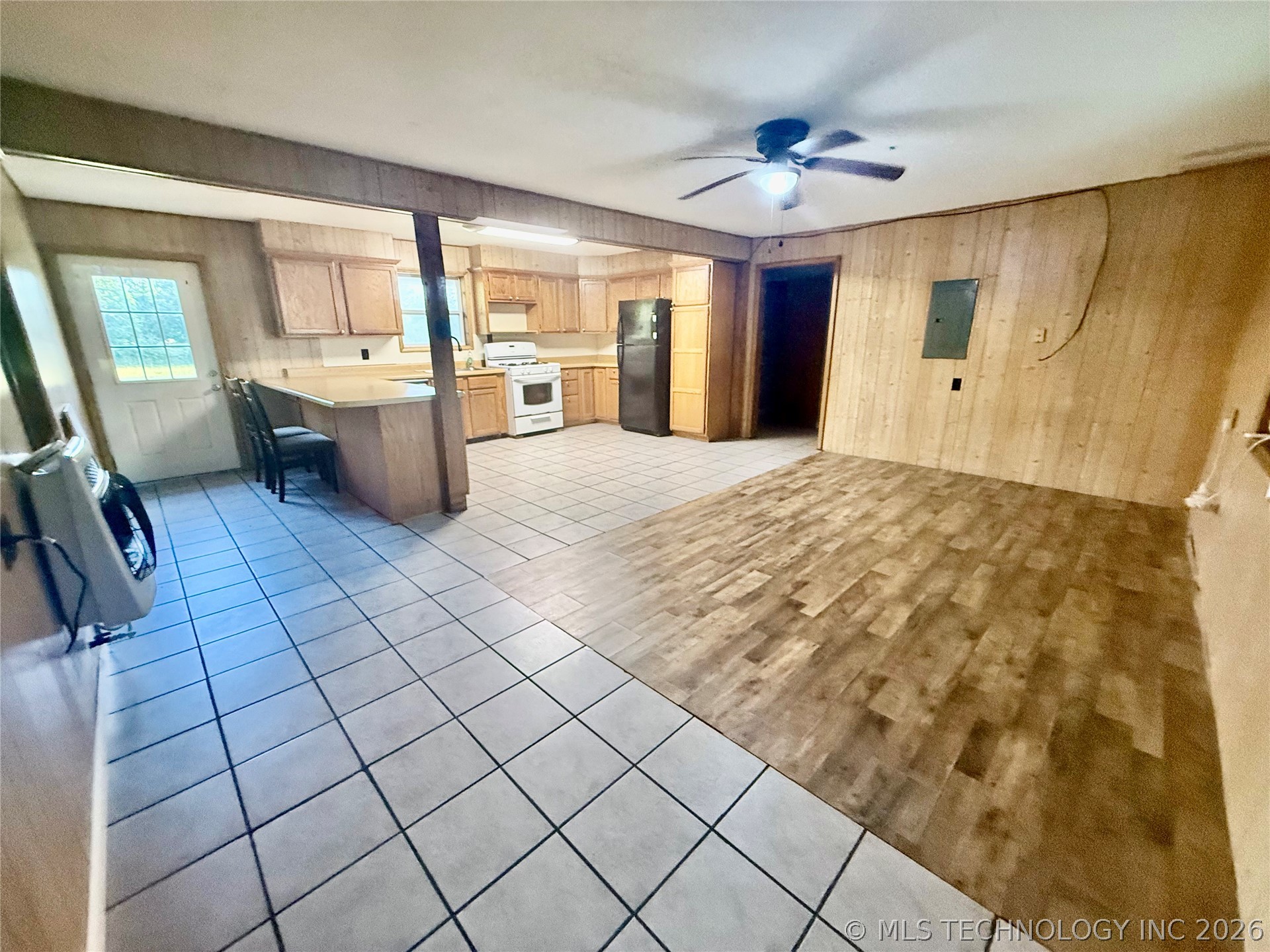 478 E Main Street Property Photo 4