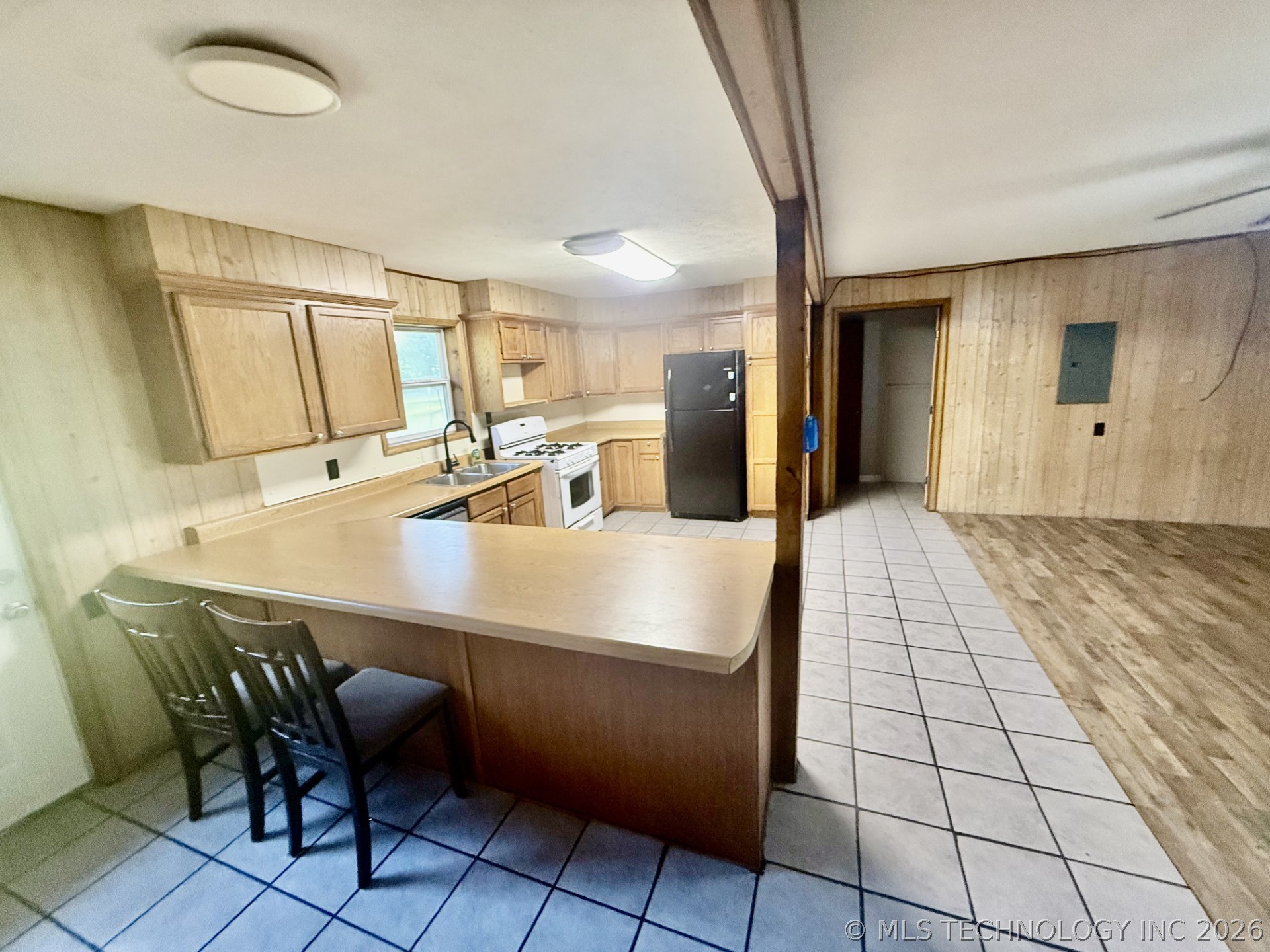 478 E Main Street Property Photo 6
