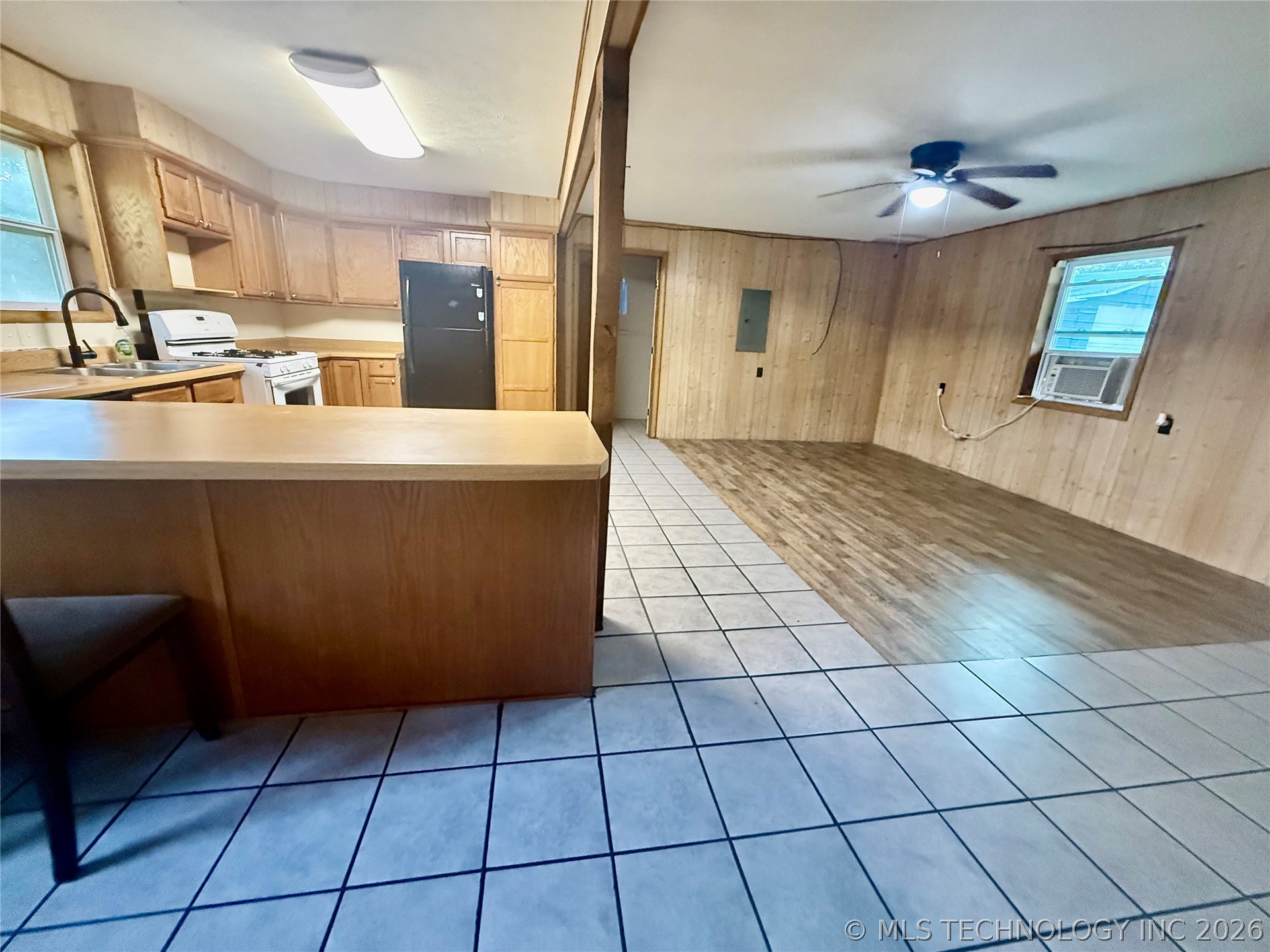 478 E Main Street Property Photo 7
