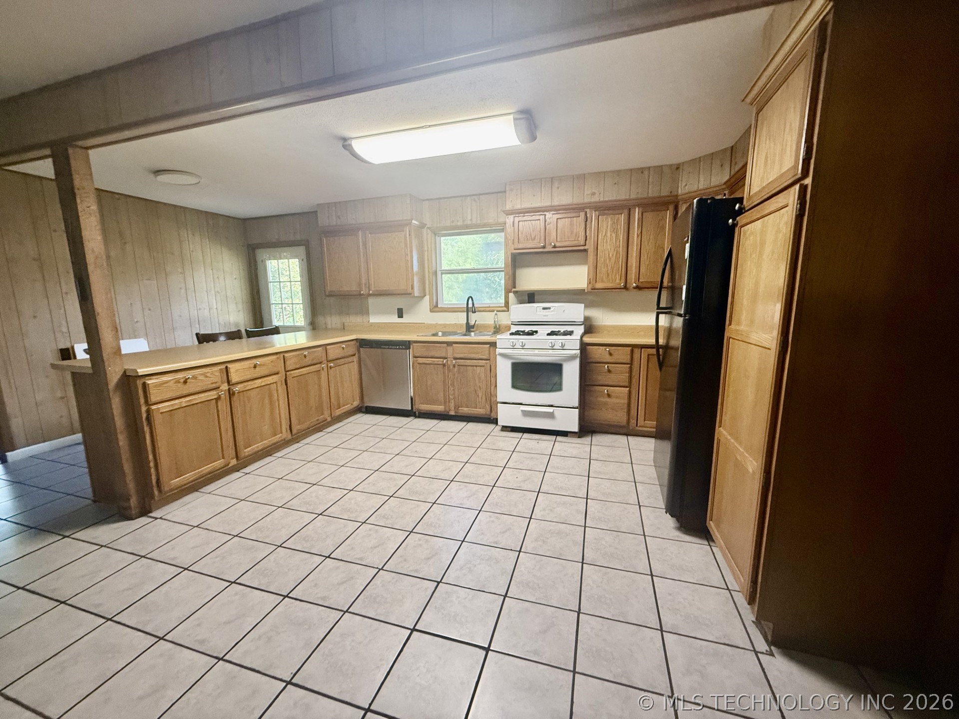 478 E Main Street Property Photo 23