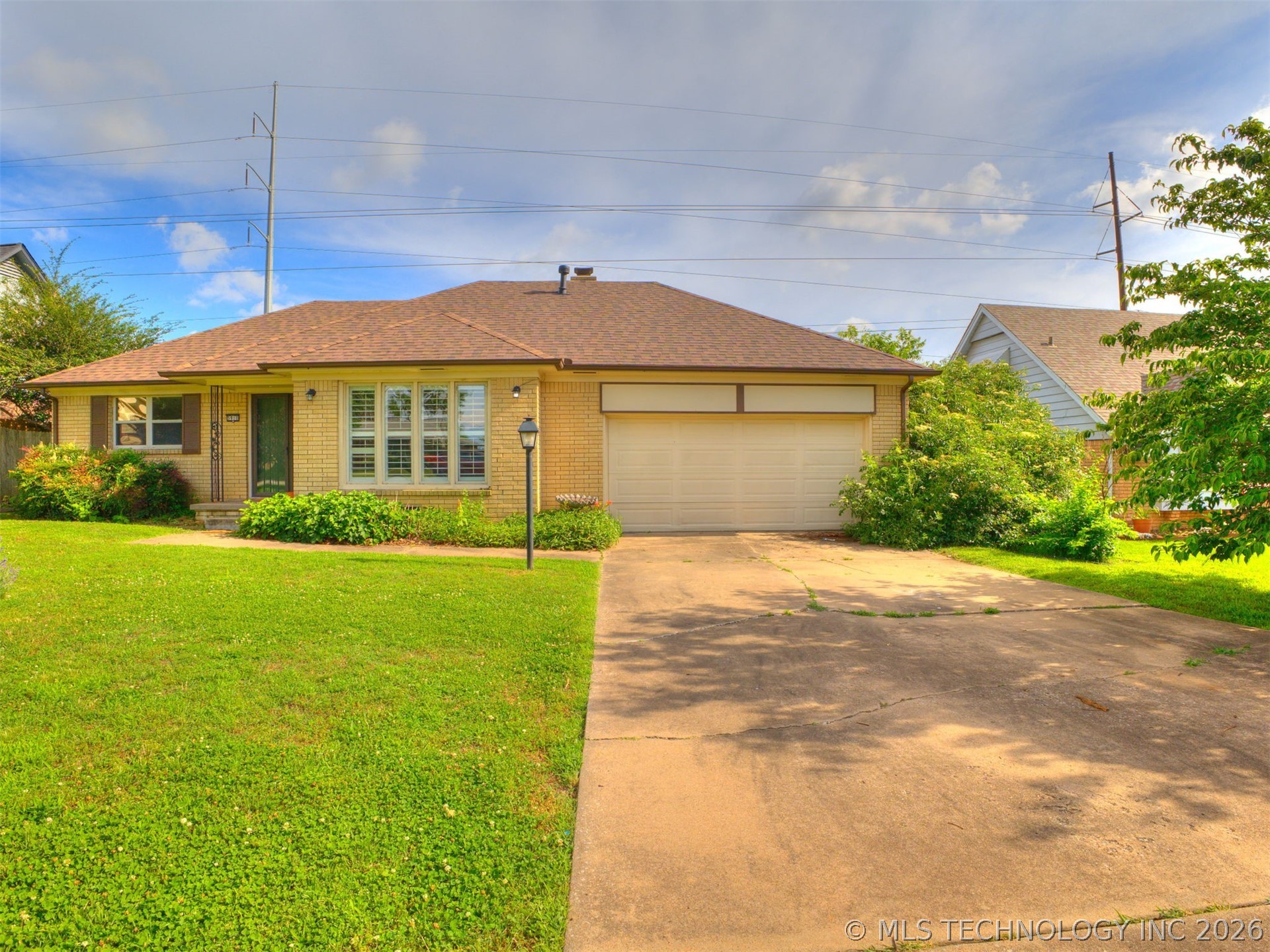 5910 E 36th Street Property Photo 2