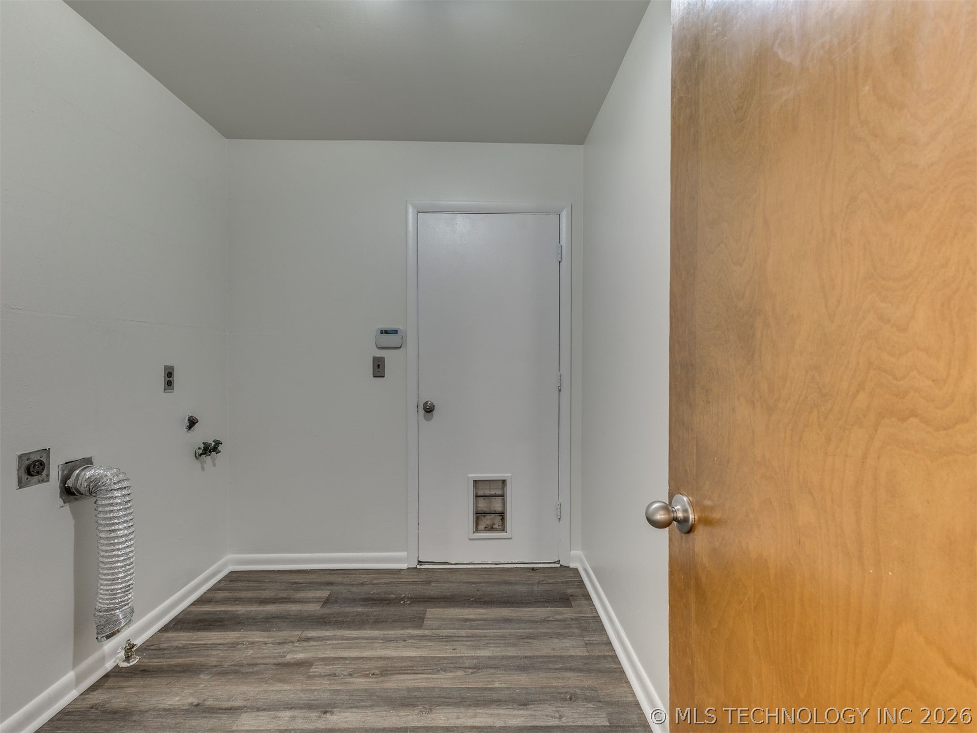 5910 E 36th Street Property Photo 29