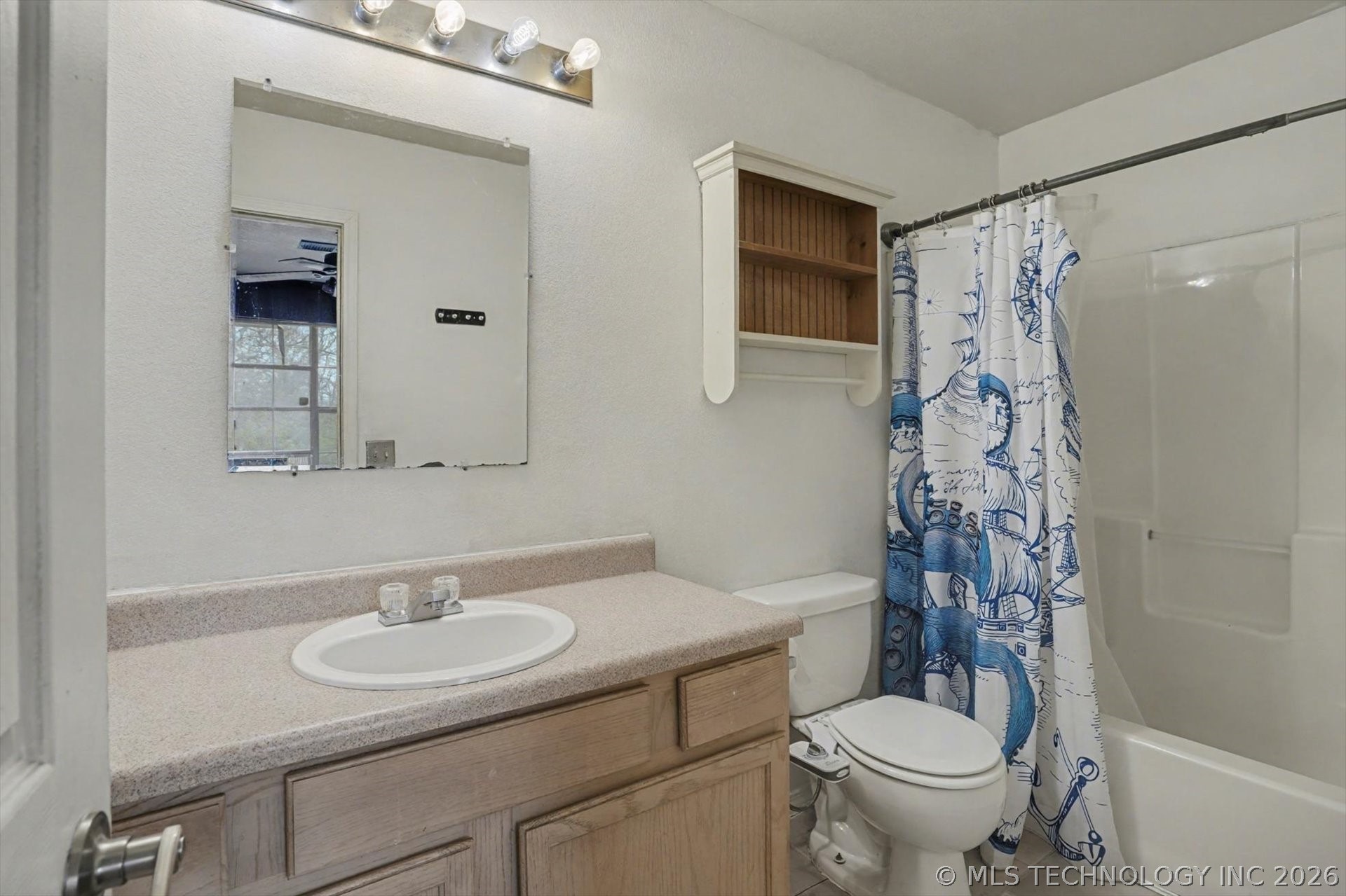 9315 N 27th West Avenue Property Photo 17