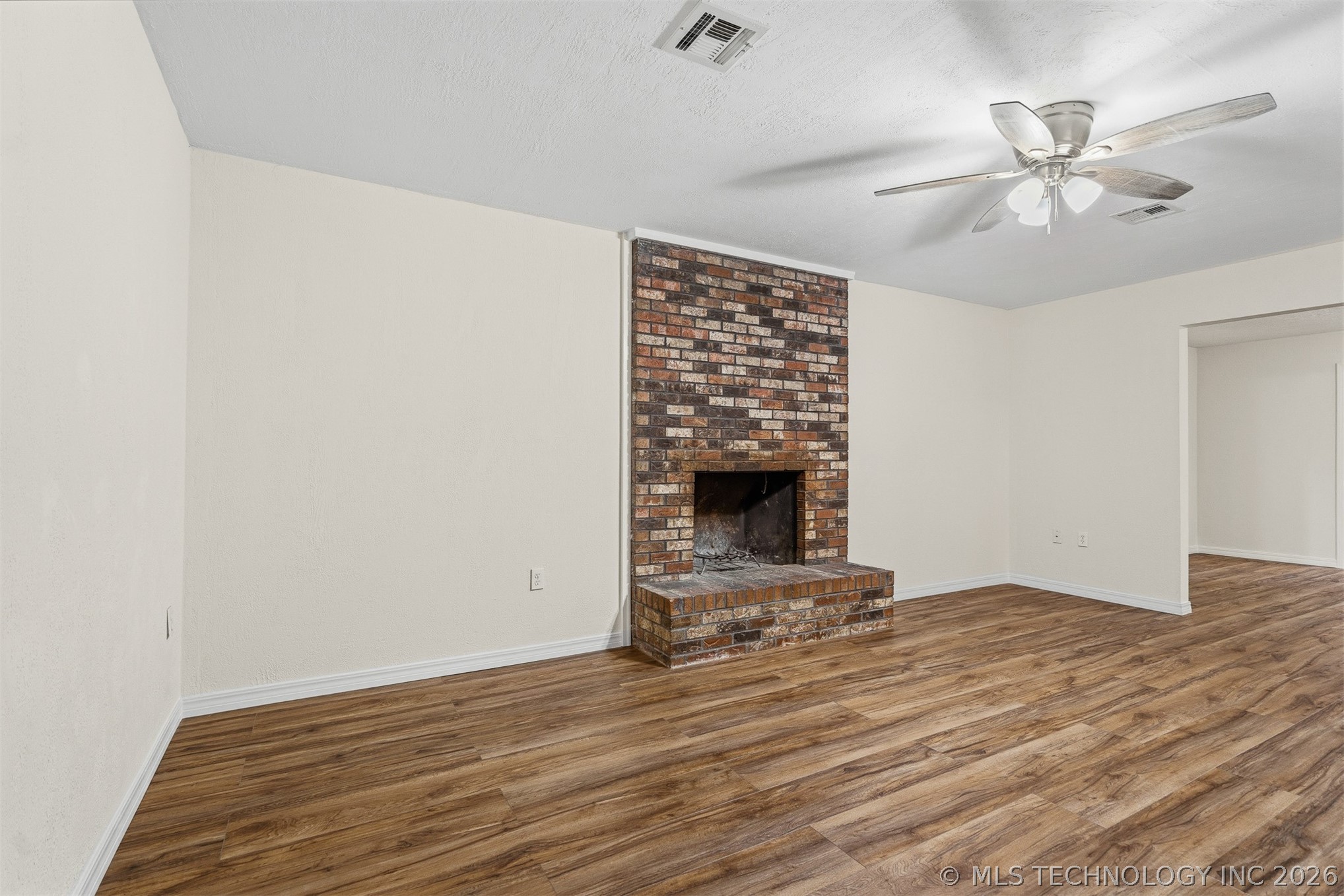 29274 Highway 74 Property Photo 10