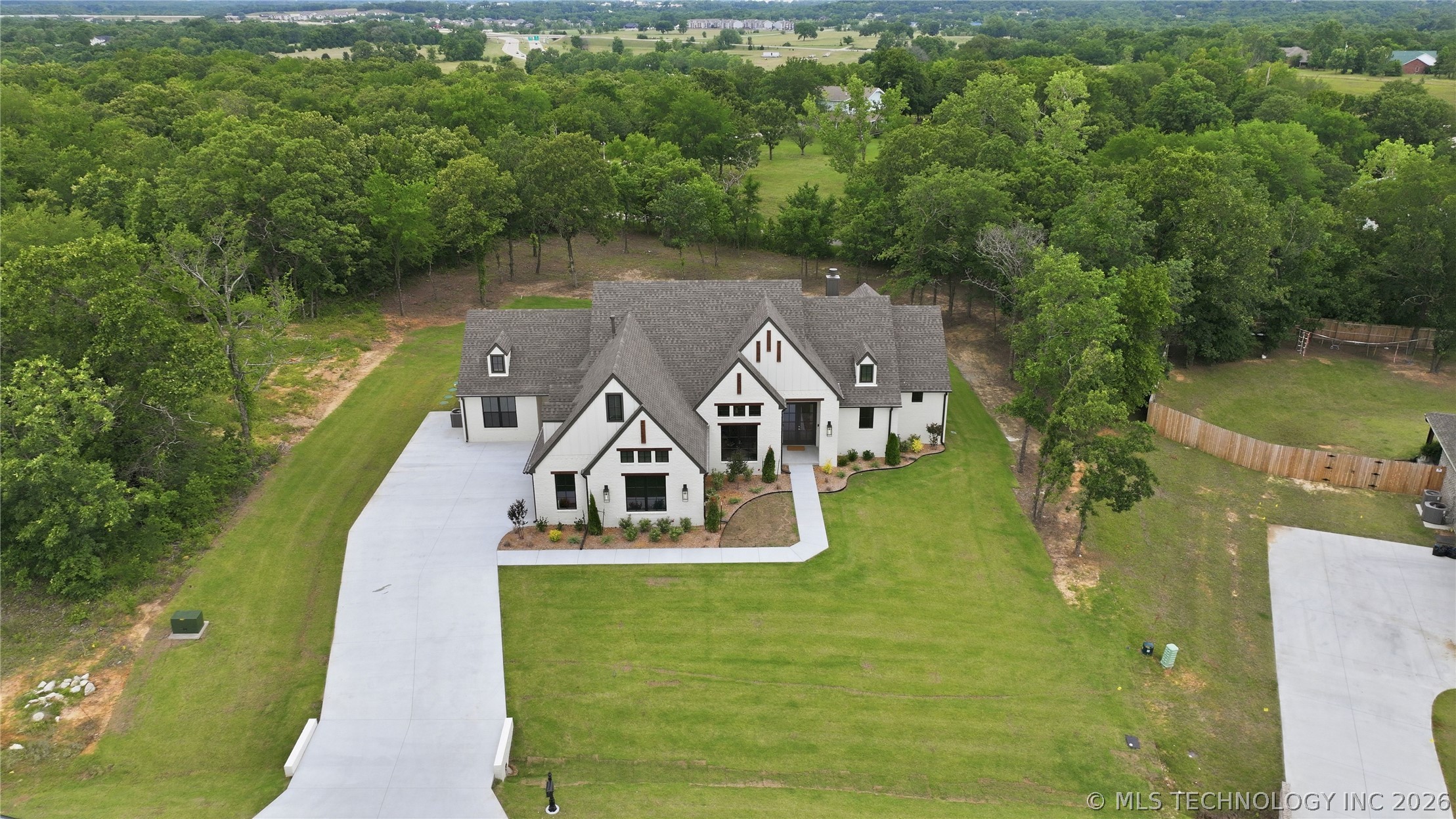 2714 Hickory Ridge Drive Property Photo 37