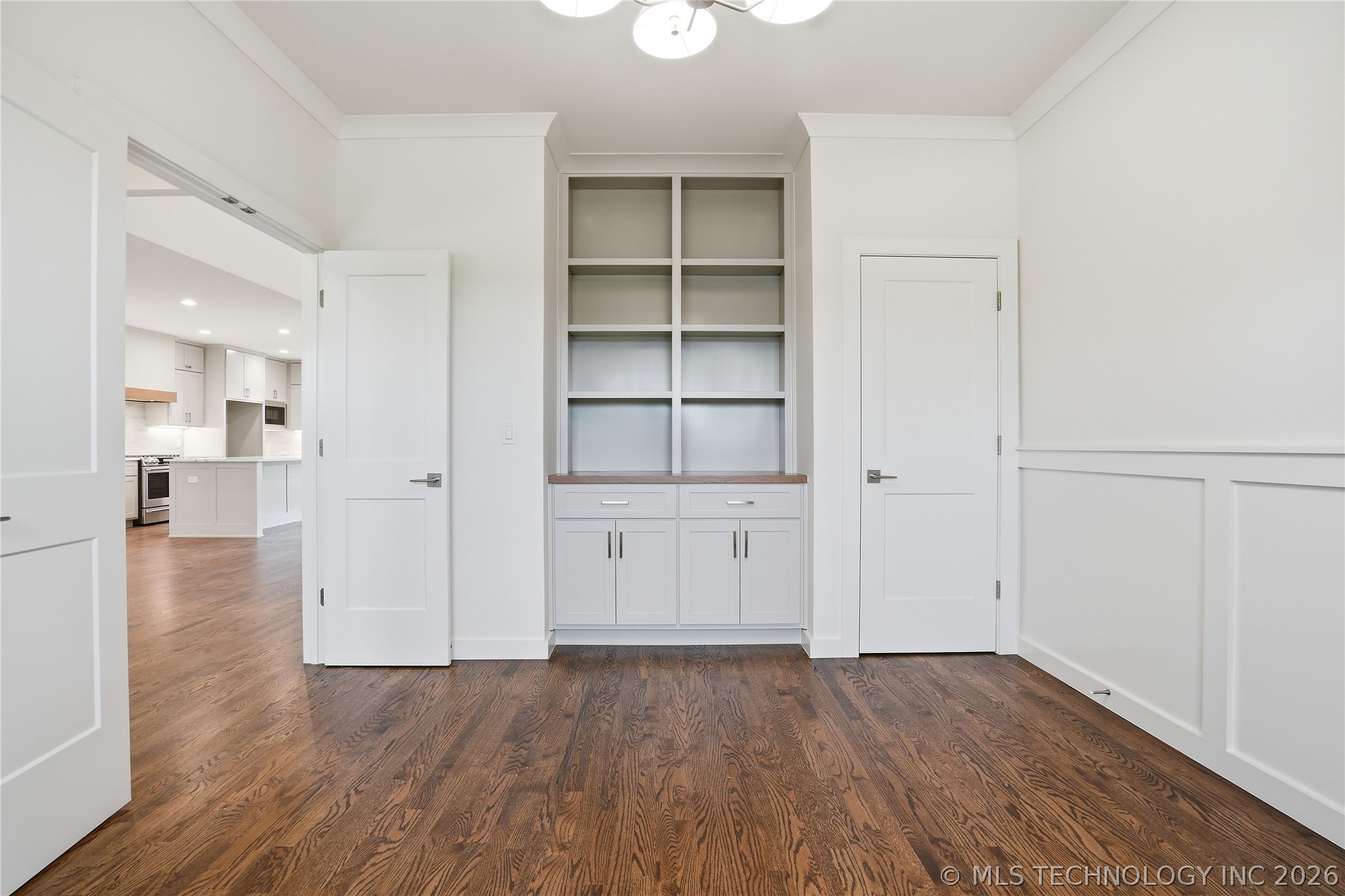 1831 E 44th Street Property Photo 5