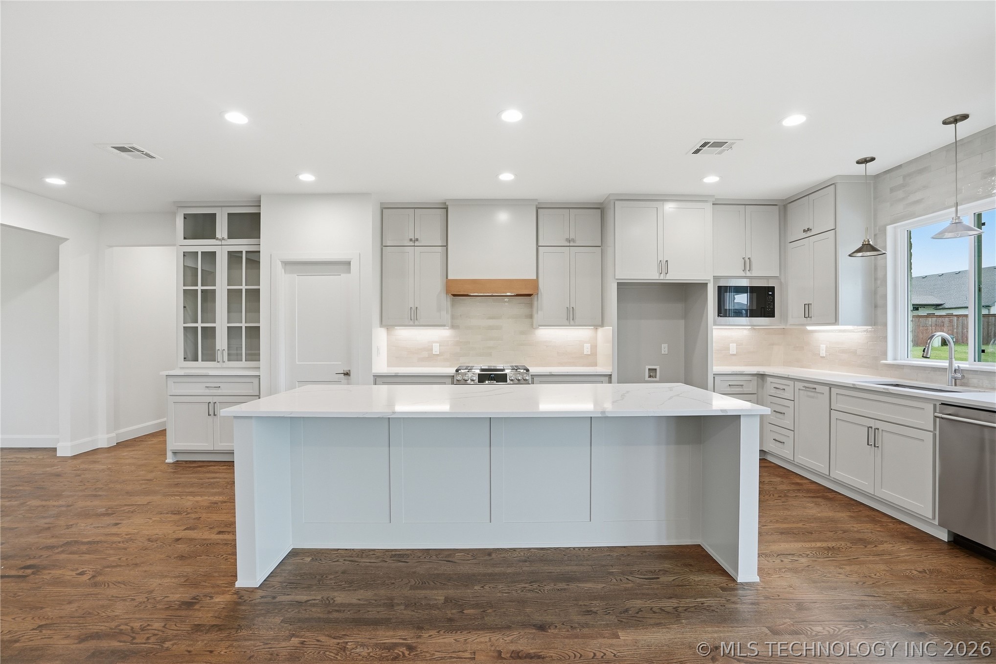 1831 E 44th Street Property Photo 15
