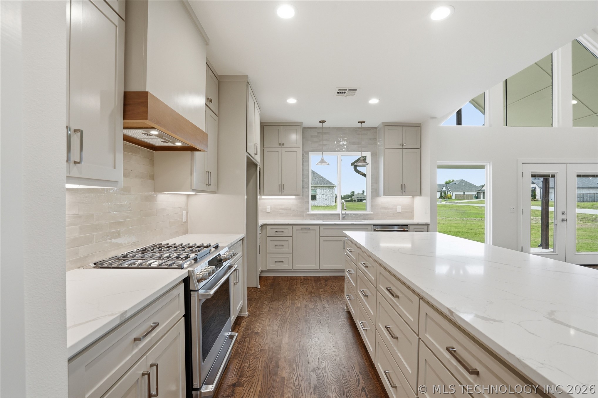 1831 E 44th Street Property Photo 17