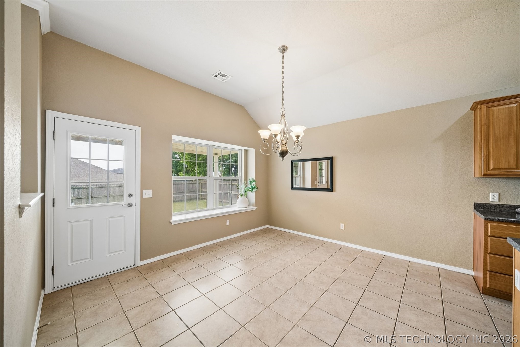 5309 Richmond Drive Property Photo 11