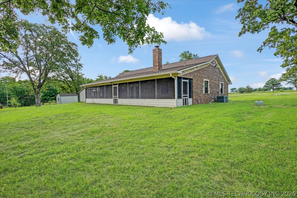 7939 W G Bar Road Property Photo 5