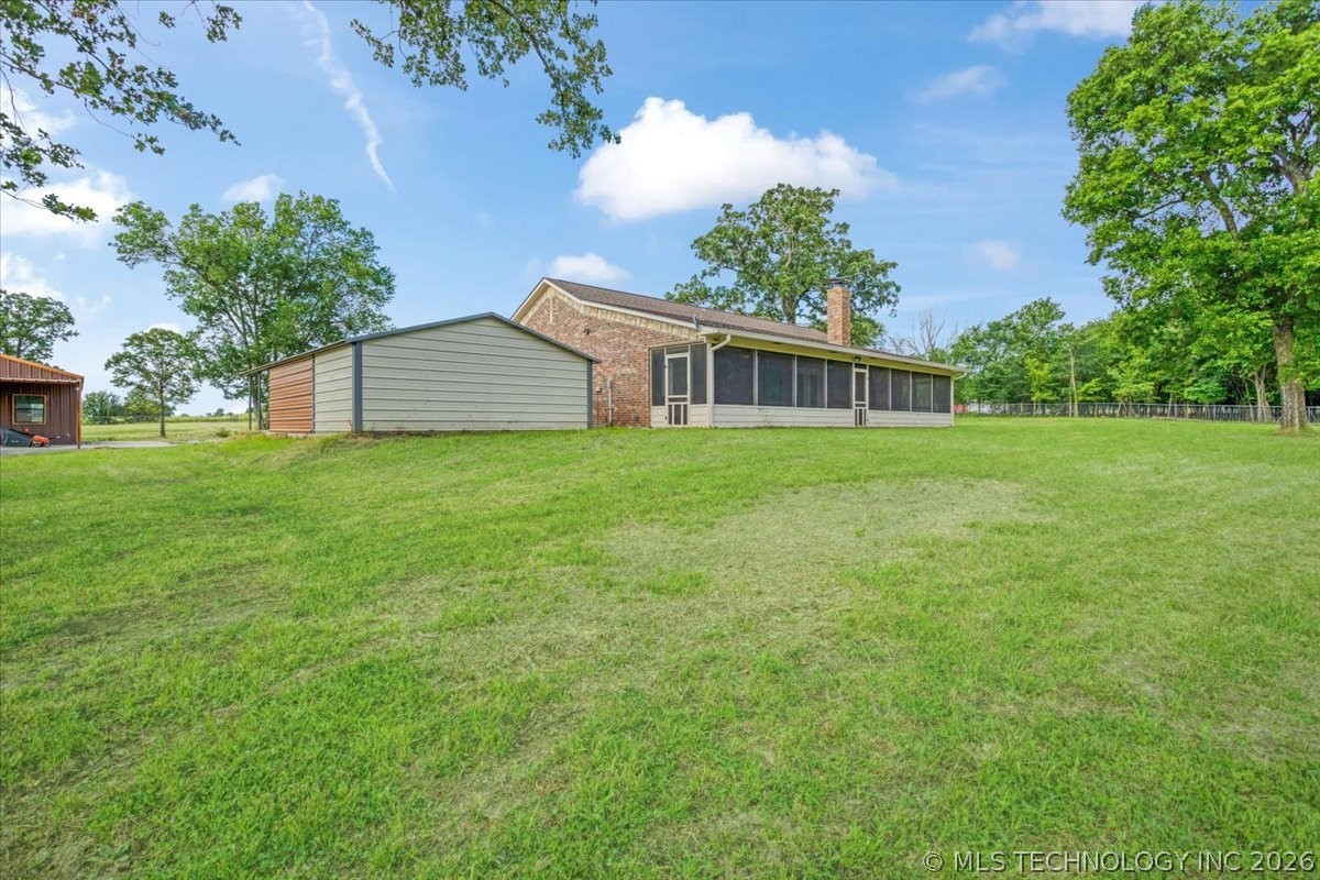 7939 W G Bar Road Property Photo 8