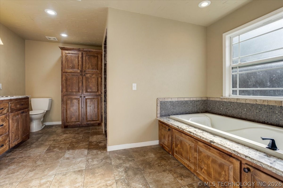 7939 W G Bar Road Property Photo 20