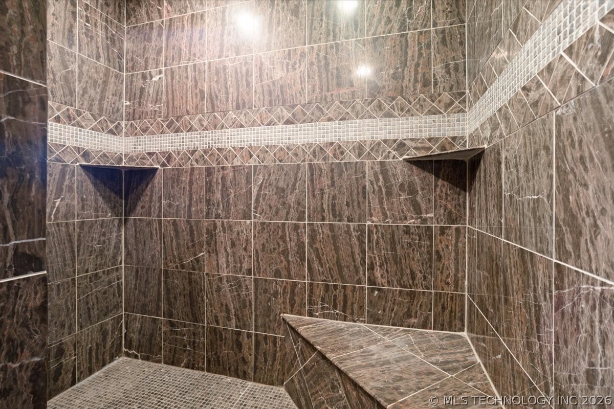 7939 W G Bar Road Property Photo 23