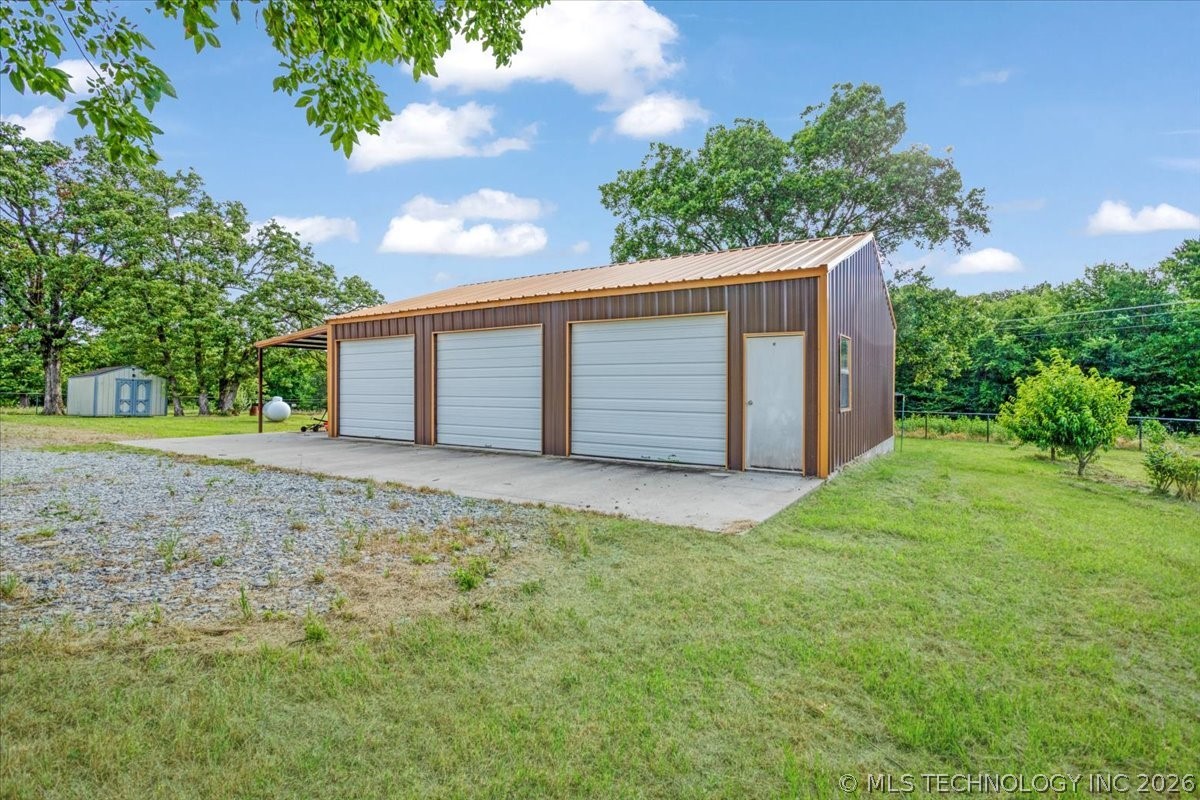 7939 W G Bar Road Property Photo 29