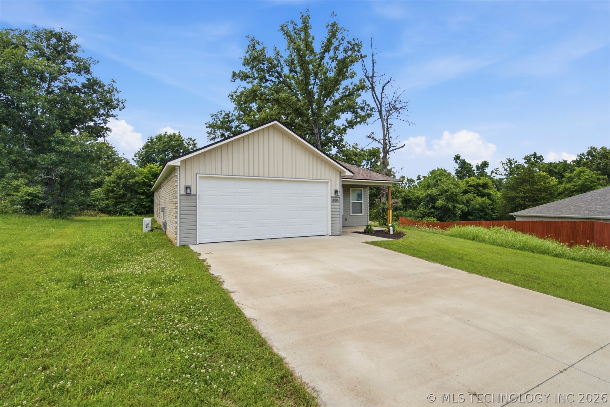 896 S Snyder Springs Loop Property Photo 3